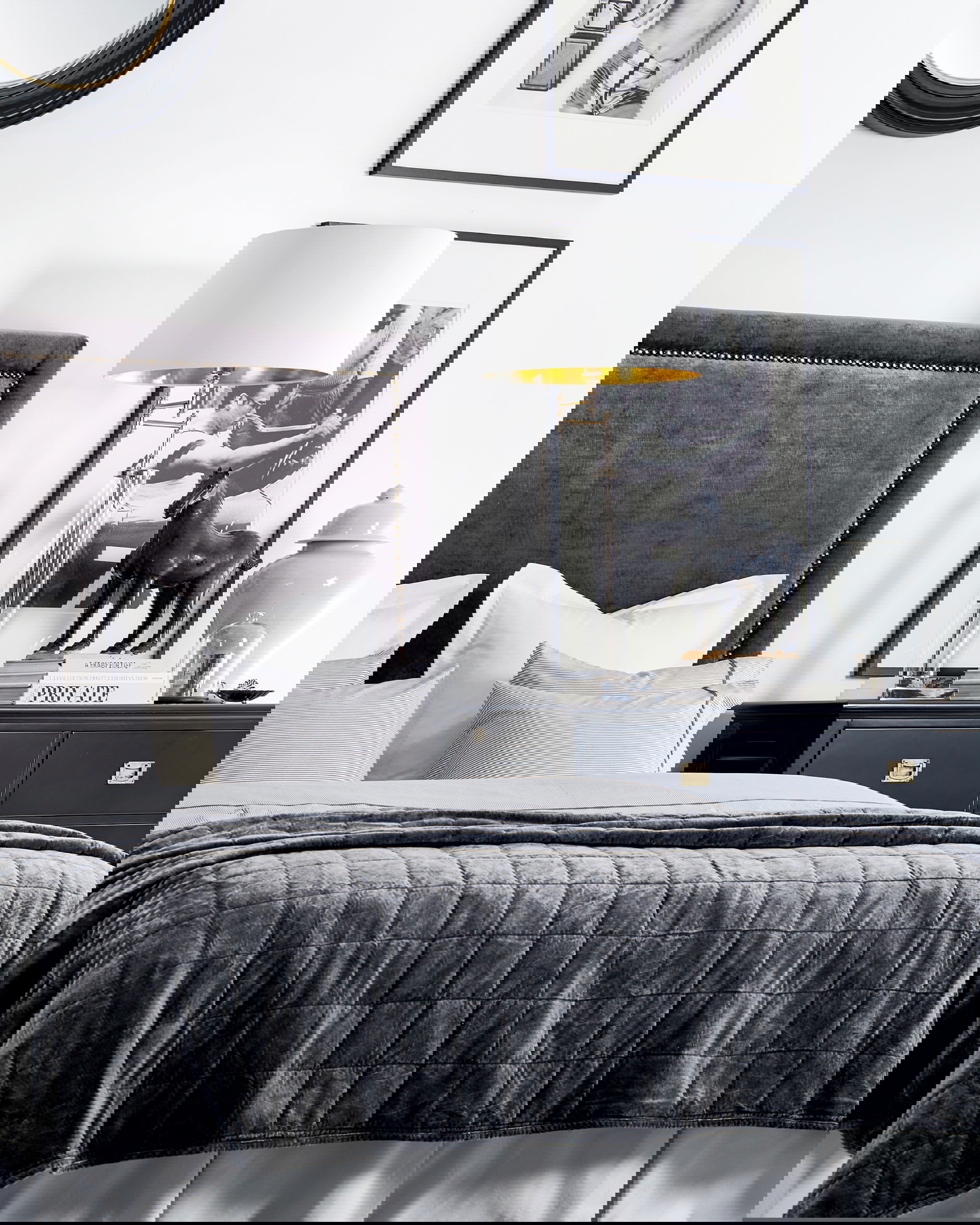 Tang häst skulptur svart