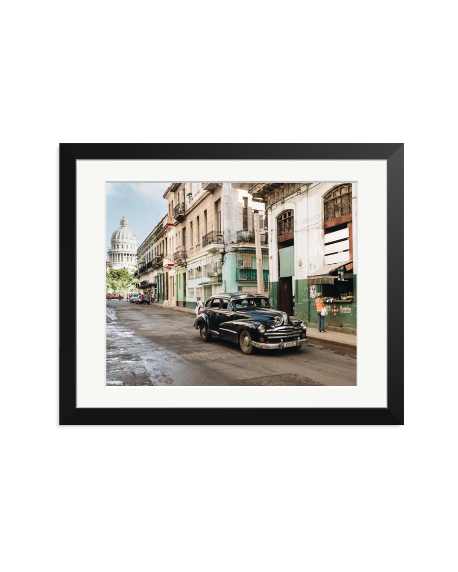 Black Car in Cuba Black / Medium