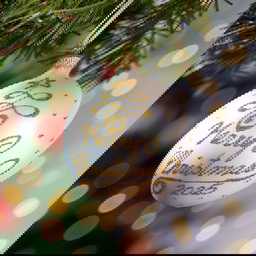 Lux Merry Christmas julekugle 2025 8cm