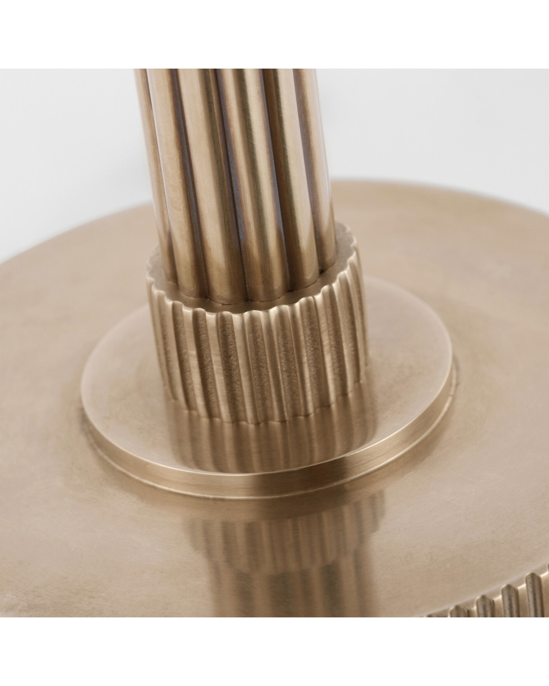 Aran 9" bordslampa uppladdningsbar antik mässing