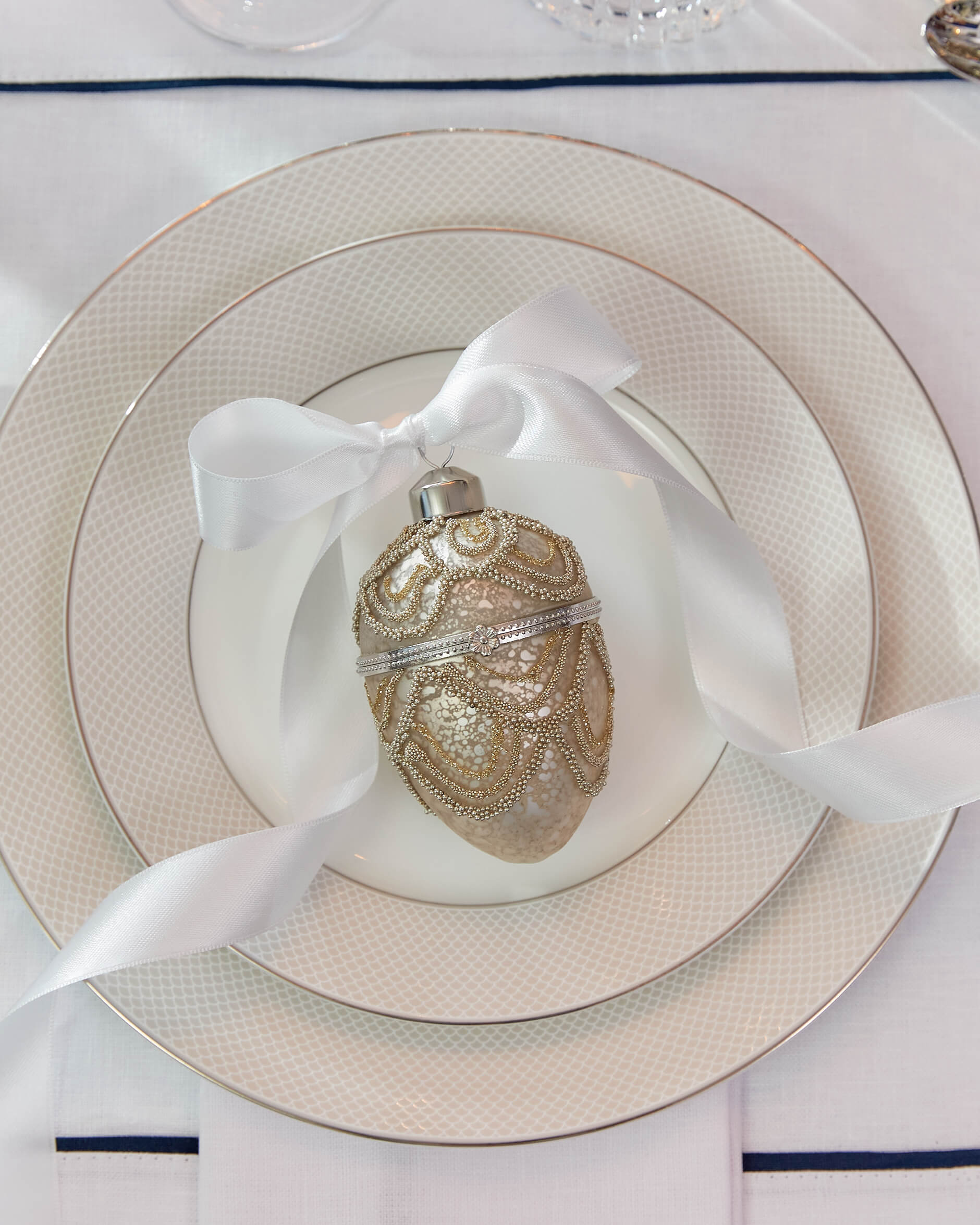 Emma glazen ei, kan open champagne