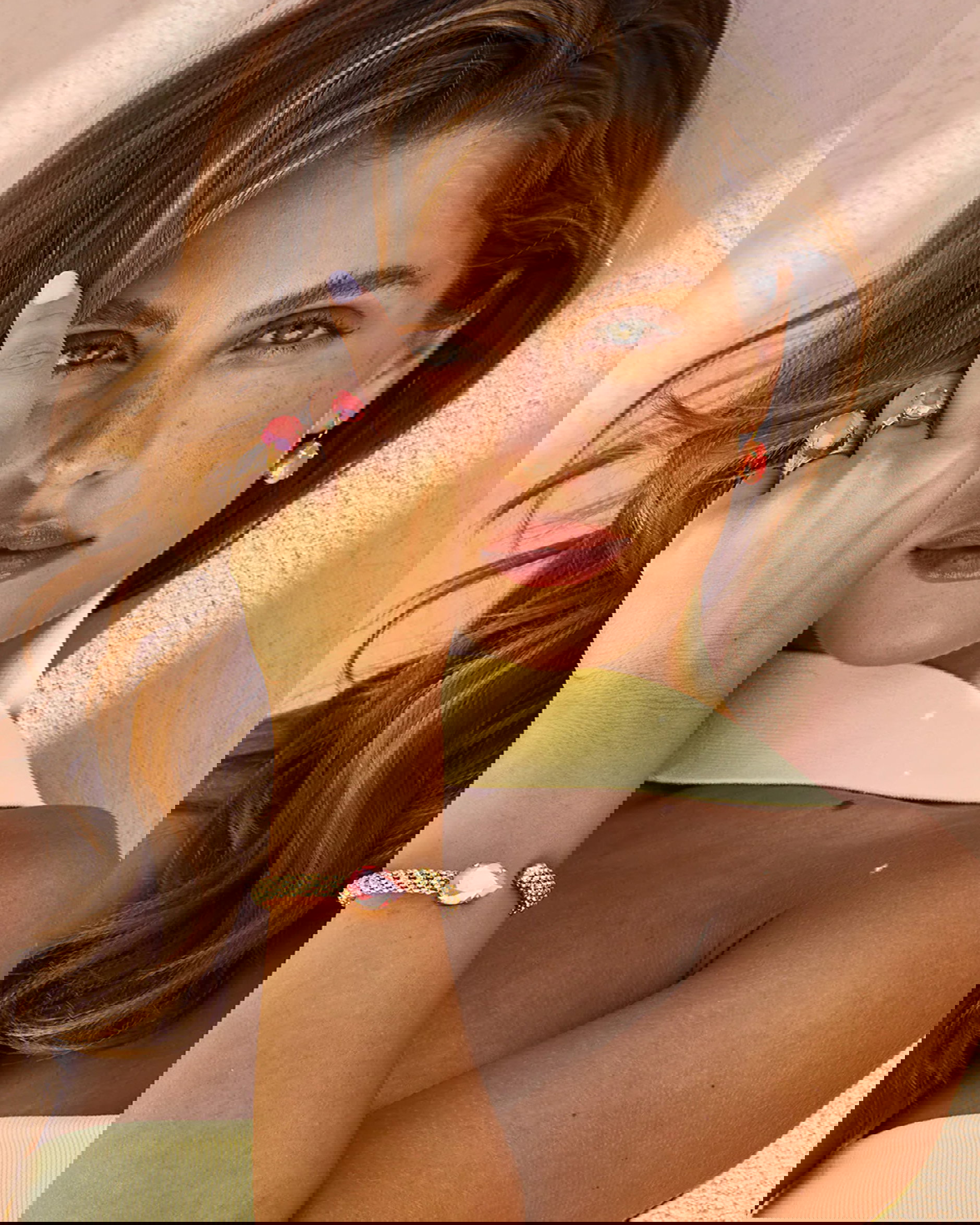 Mini drop clasp örhängen light coral