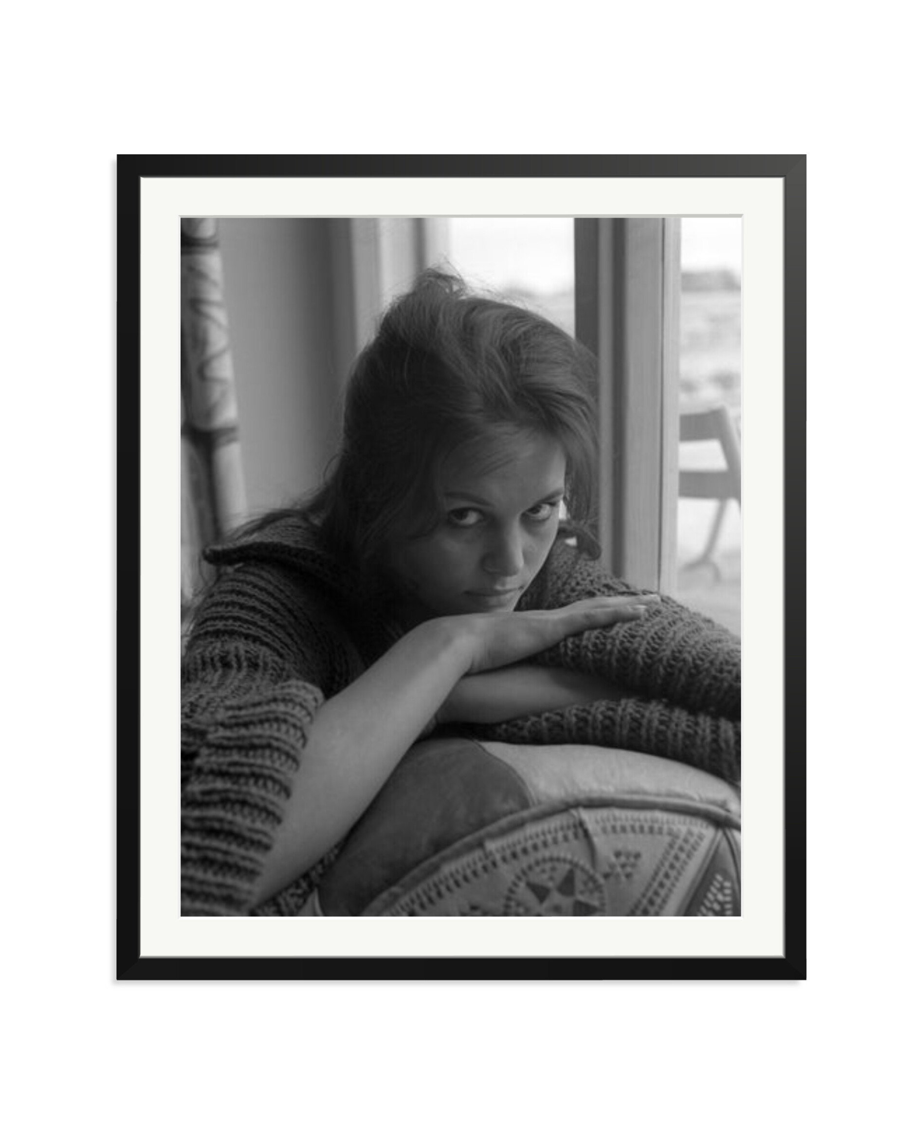 Claudia Cardinale Staring Black / XXL