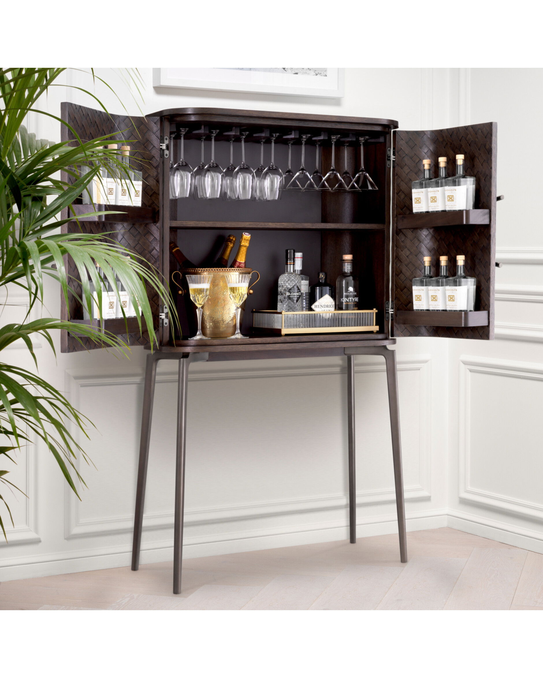 Nilsson vinskåp ekfanér brons