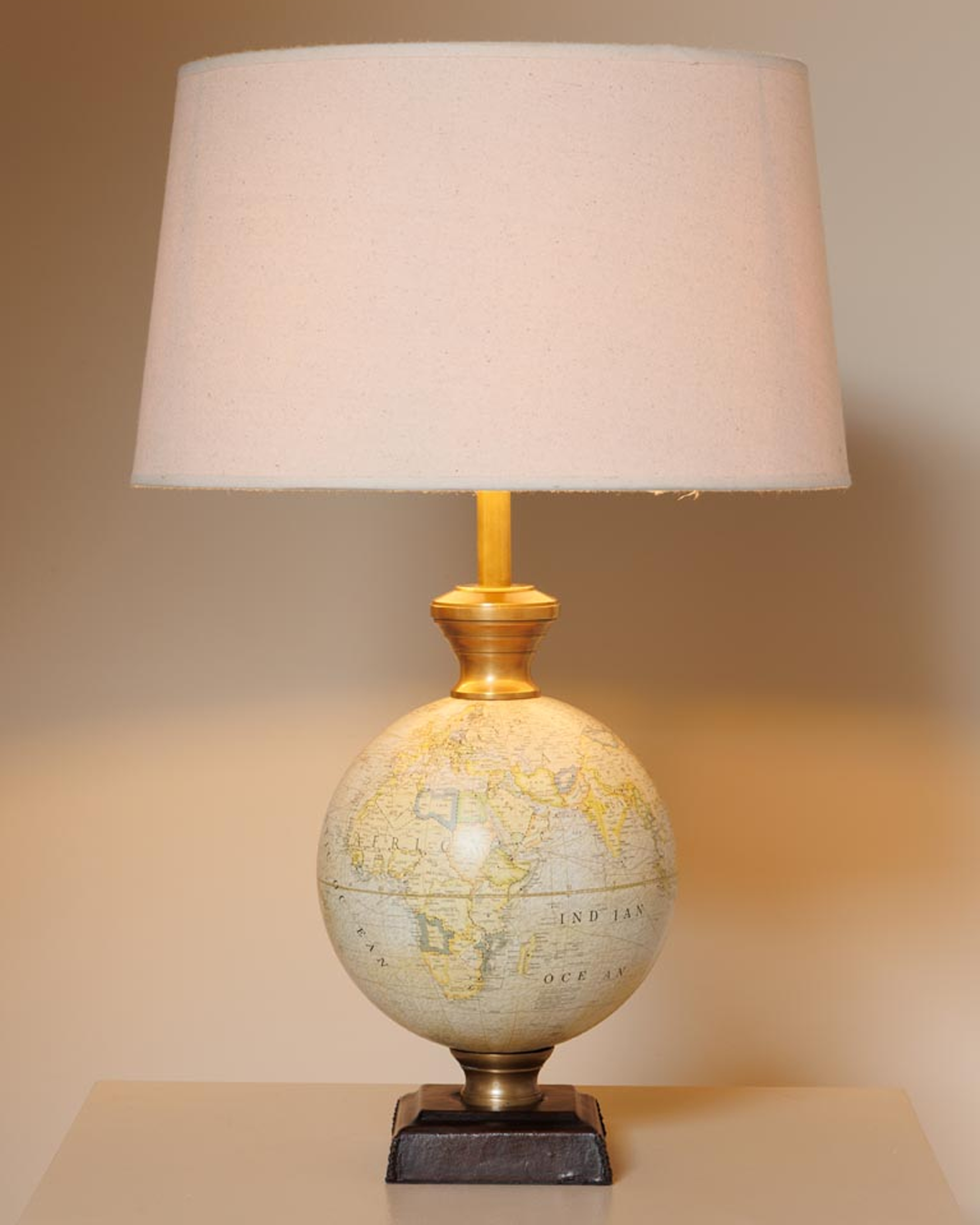 Oakley globe table lamp