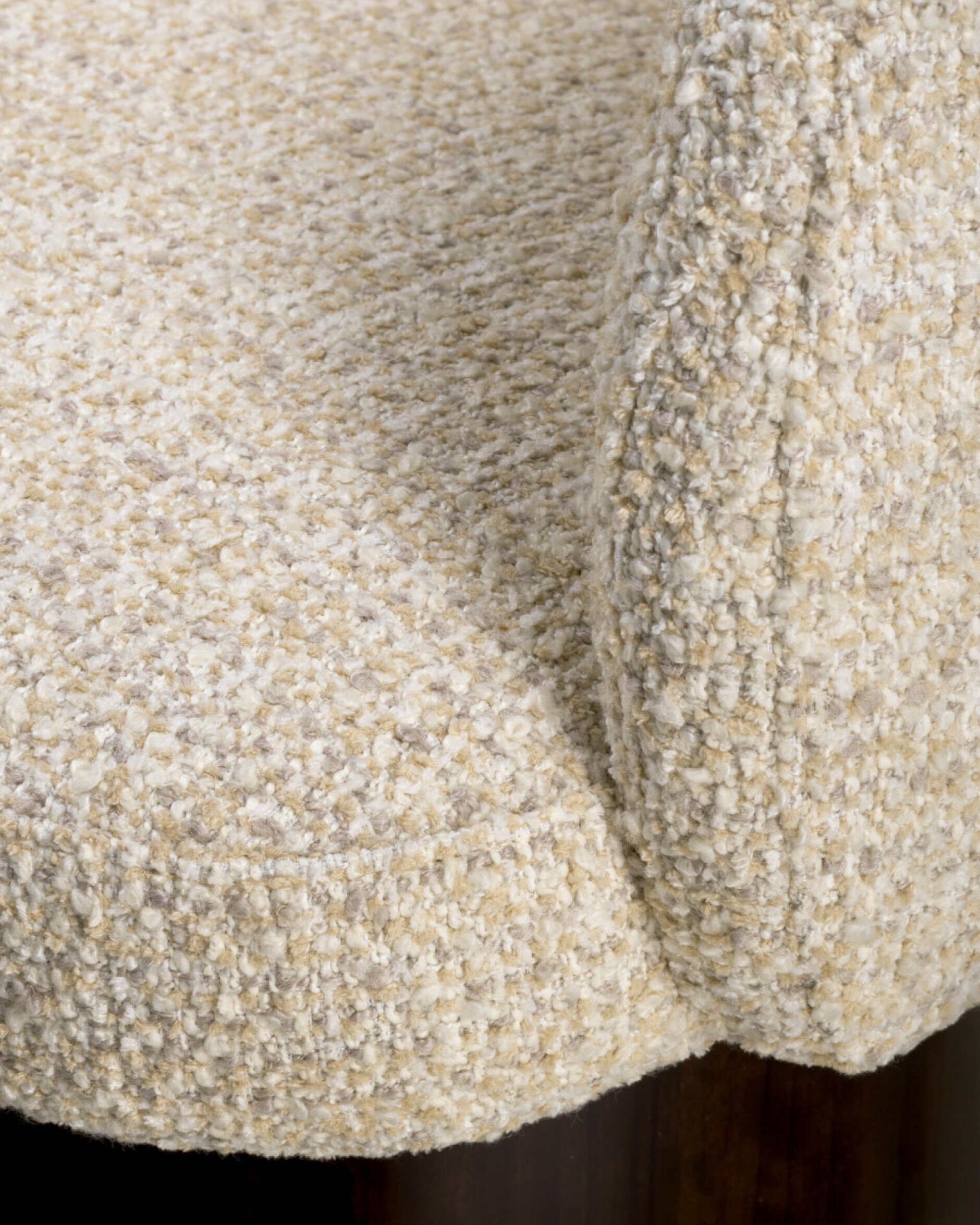 Marly matstol eucalyptus finish