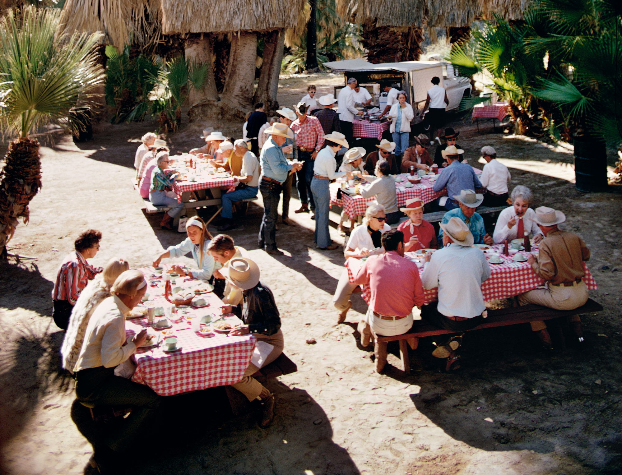 Lunch Al Fresco Gallery Crop