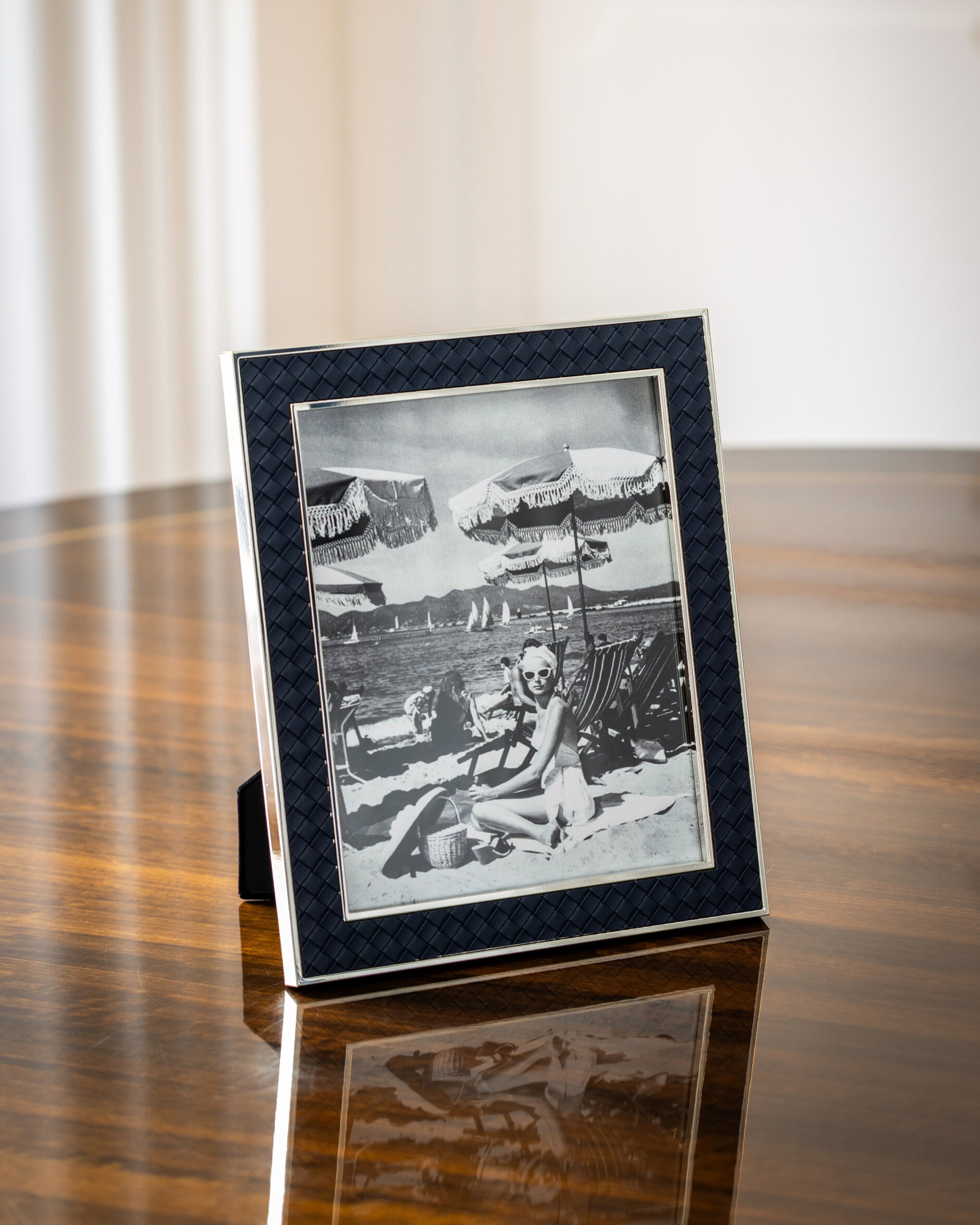 Pearl photo frame