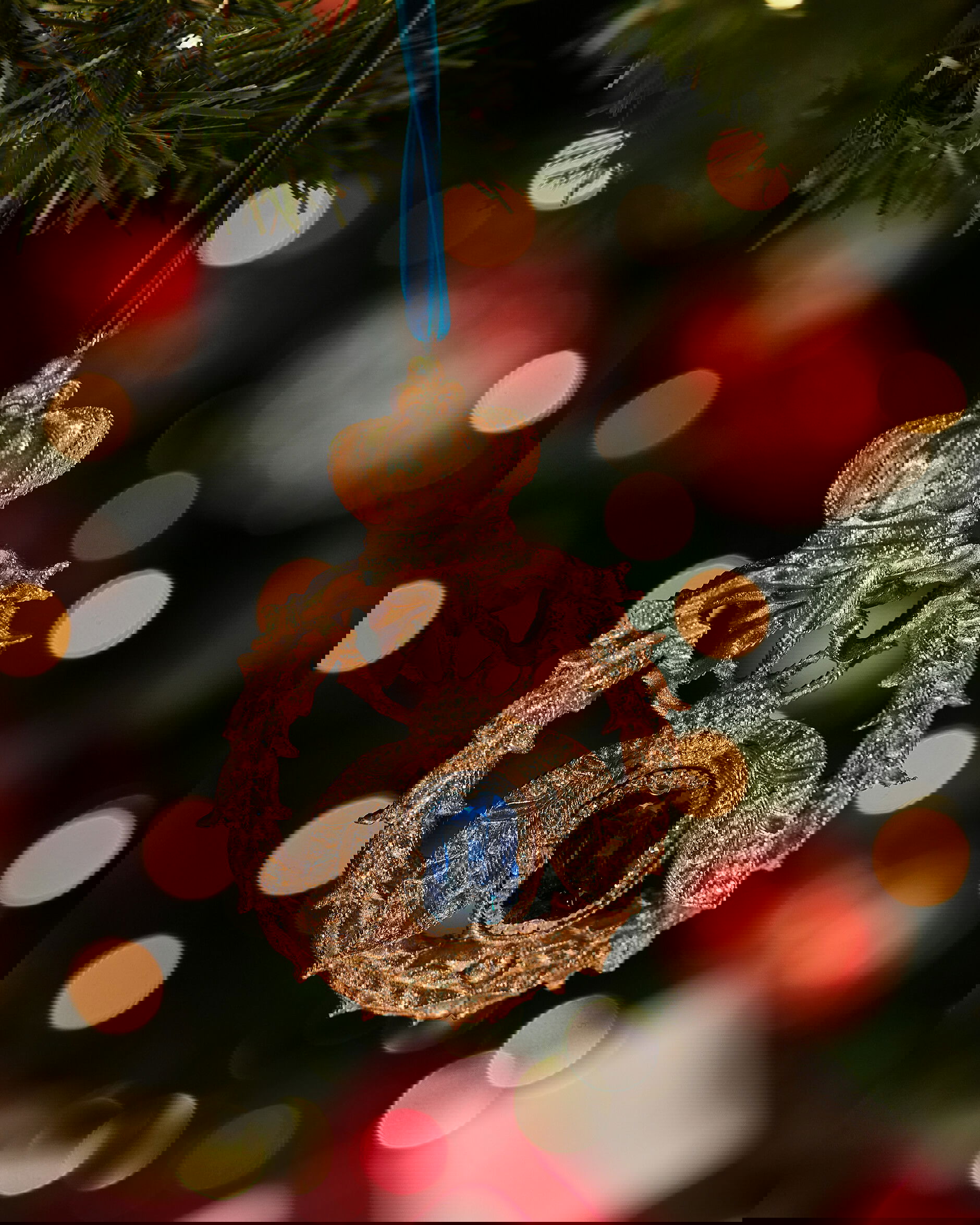 Beatrice-kuusenkoriste, mehiläinen kulta