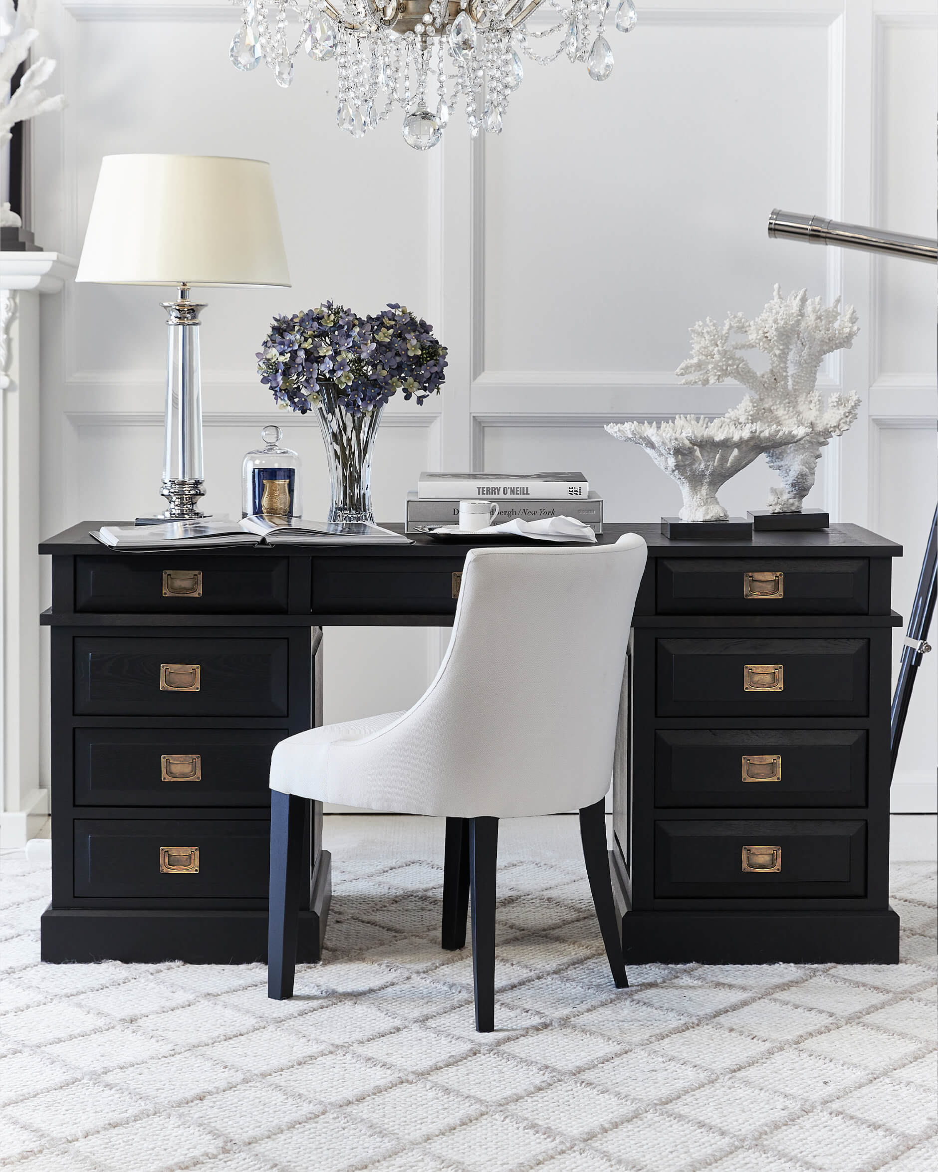 Wall Street skrivbord iconic black