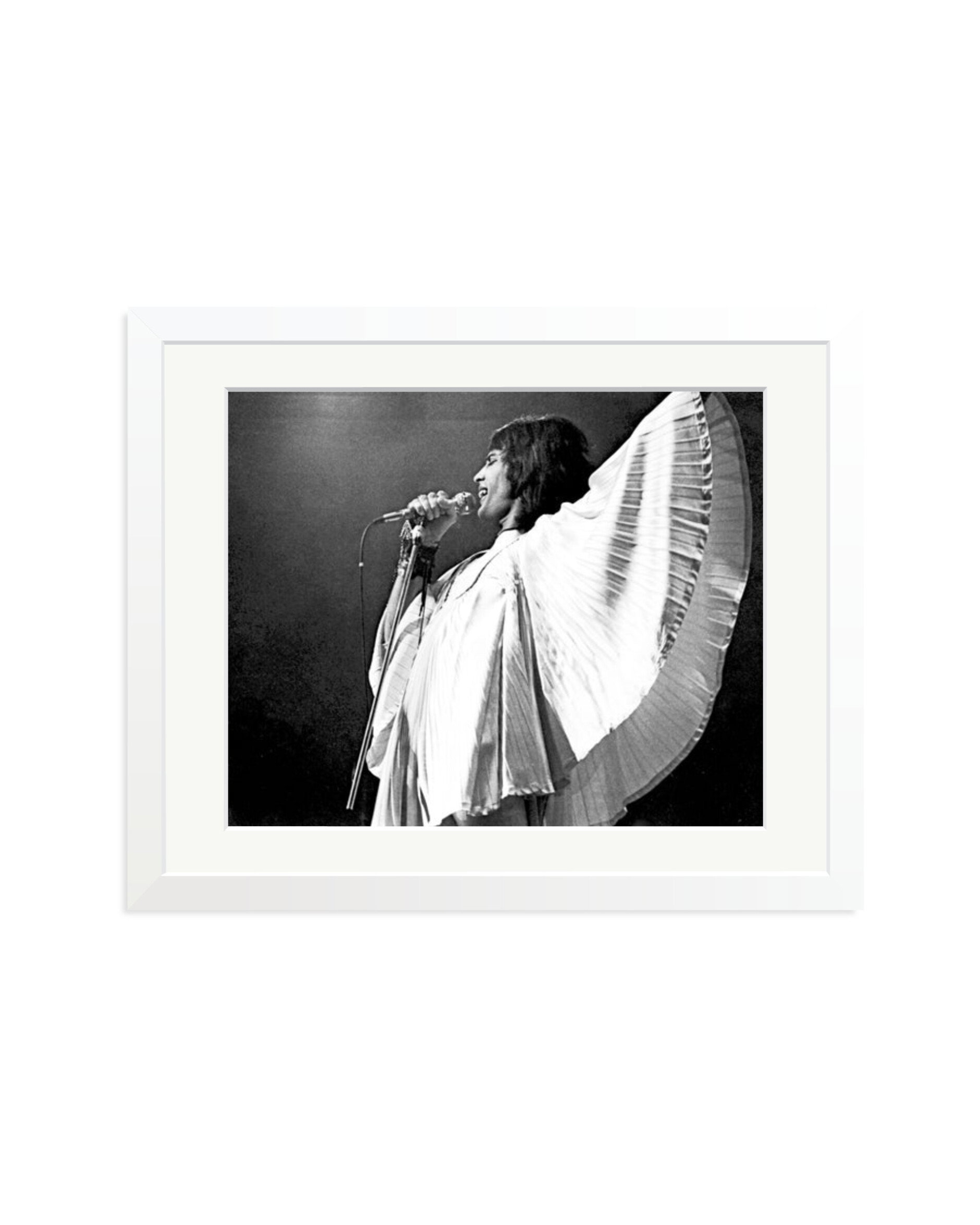 Freddie Mercury 1975 White / Medium