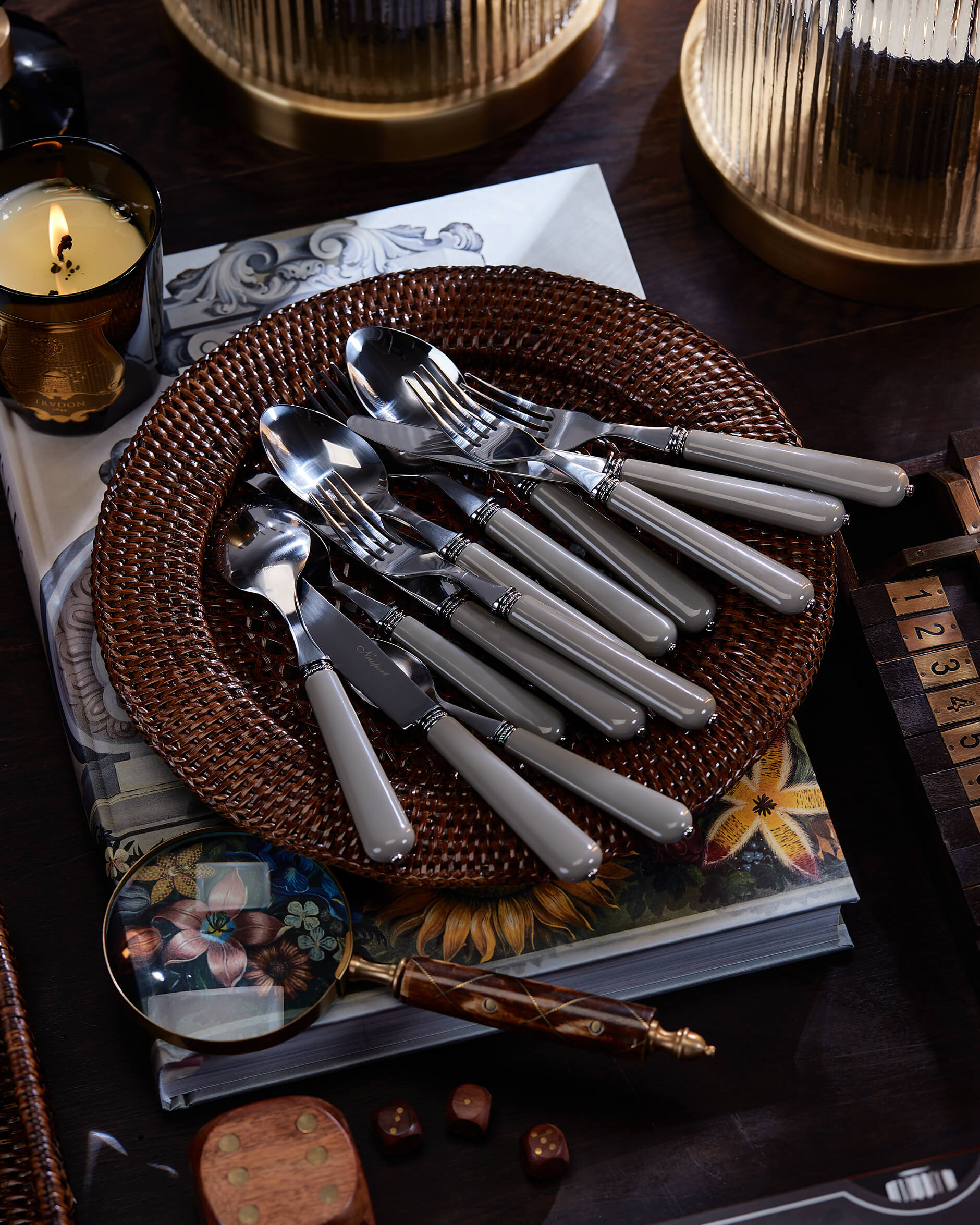 Newport Grey Pearl bestickset 24 delar