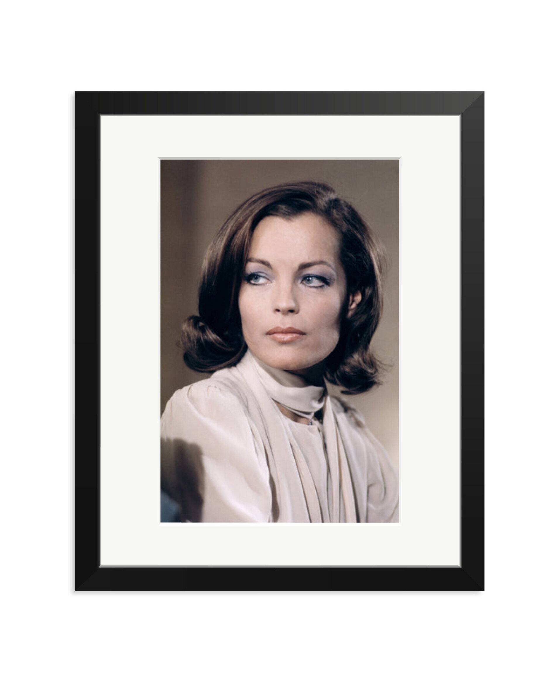 Romy Schneider on Set Black / Medium