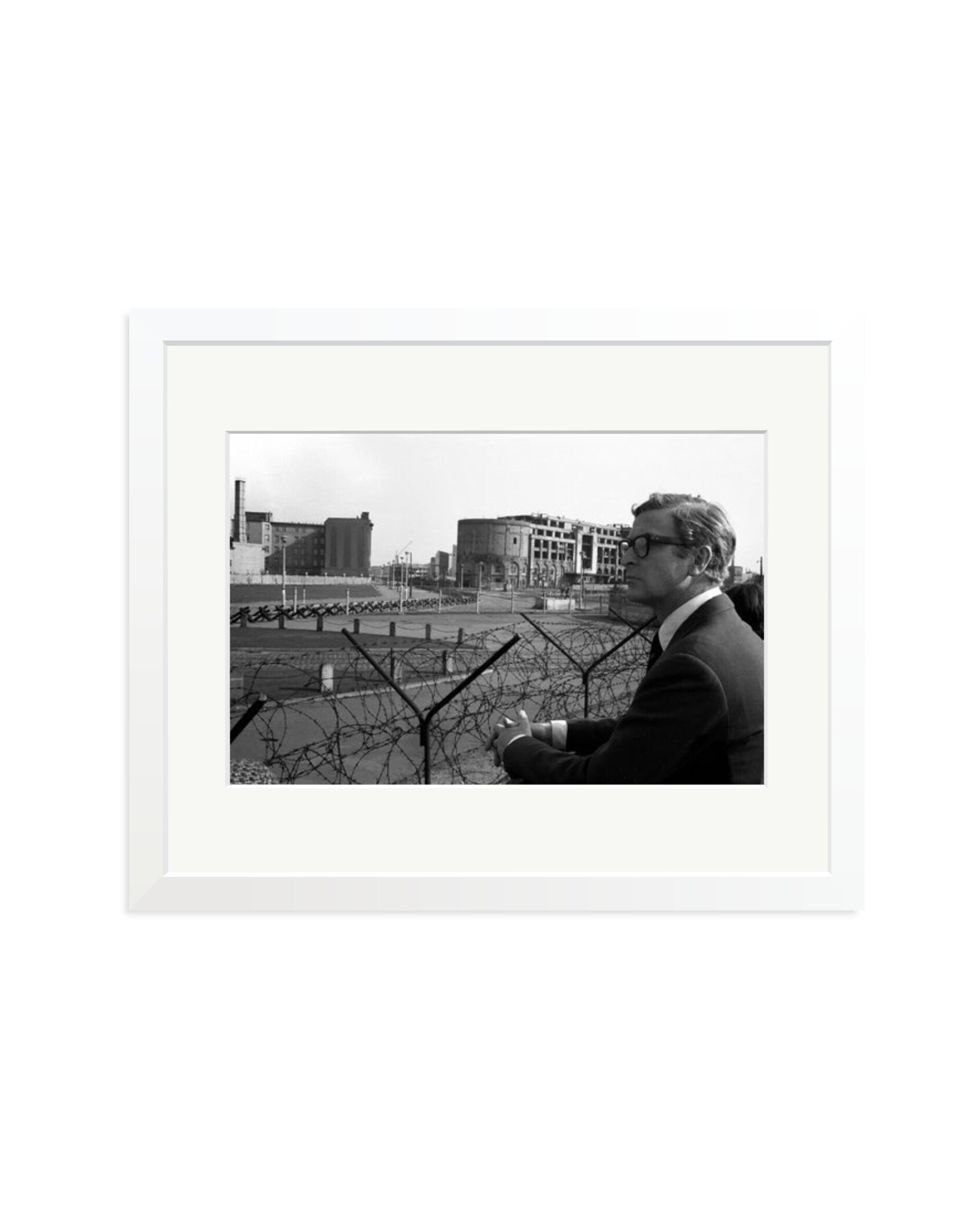 Michael Caine, Berlin, 1966 White / Medium