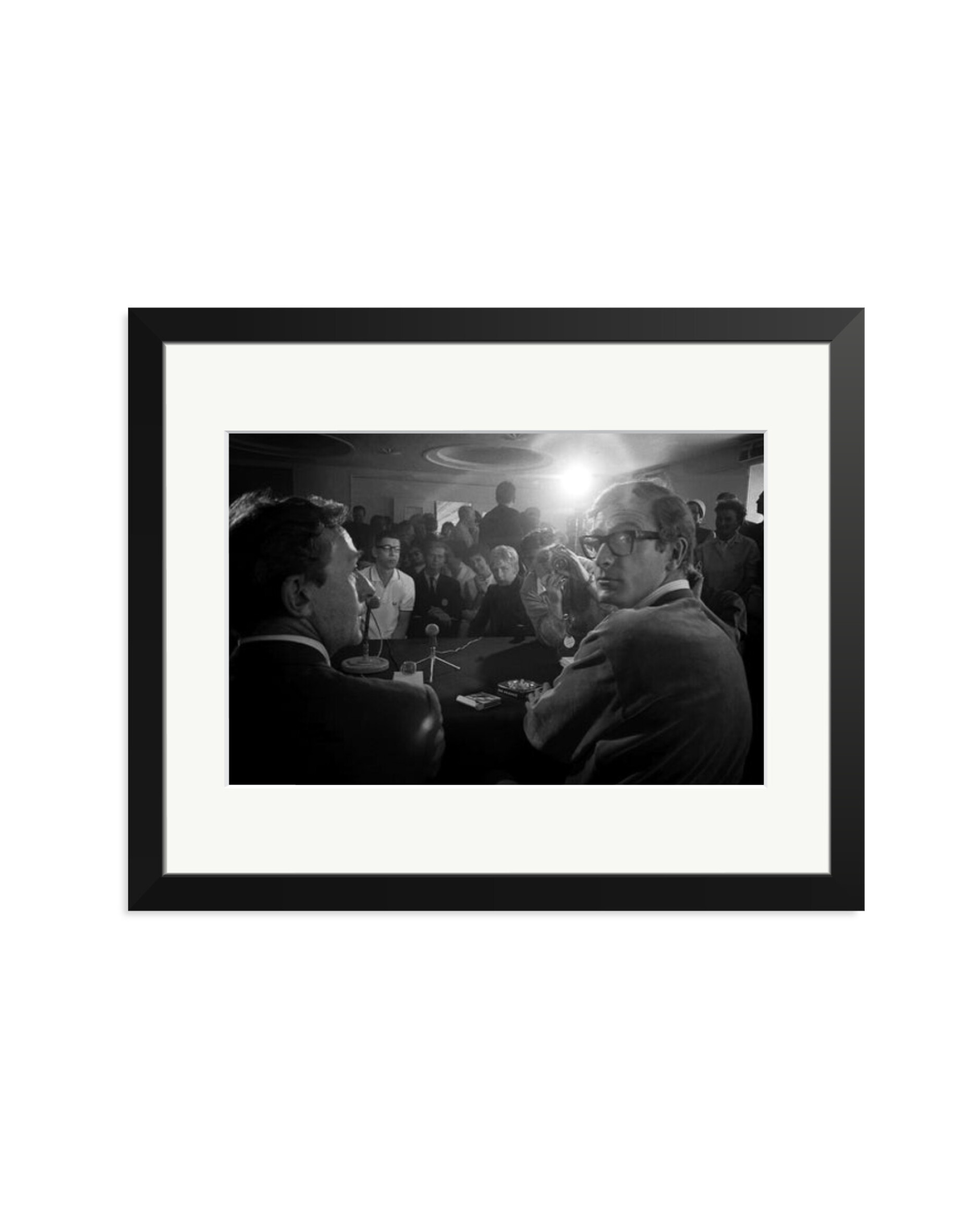 Caine at Cannes Black / Medium
