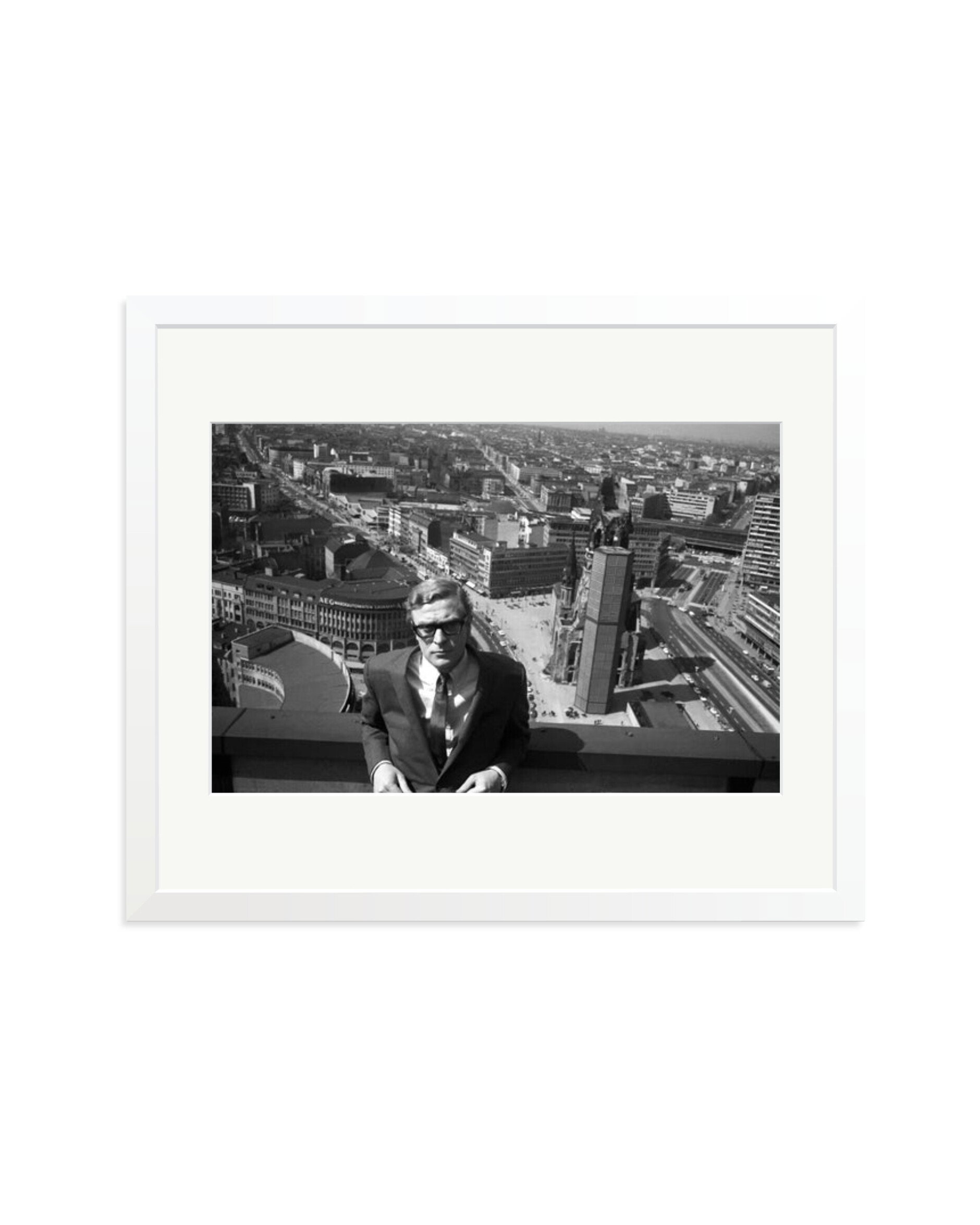 Caine, Funeral in Berlin White / Large