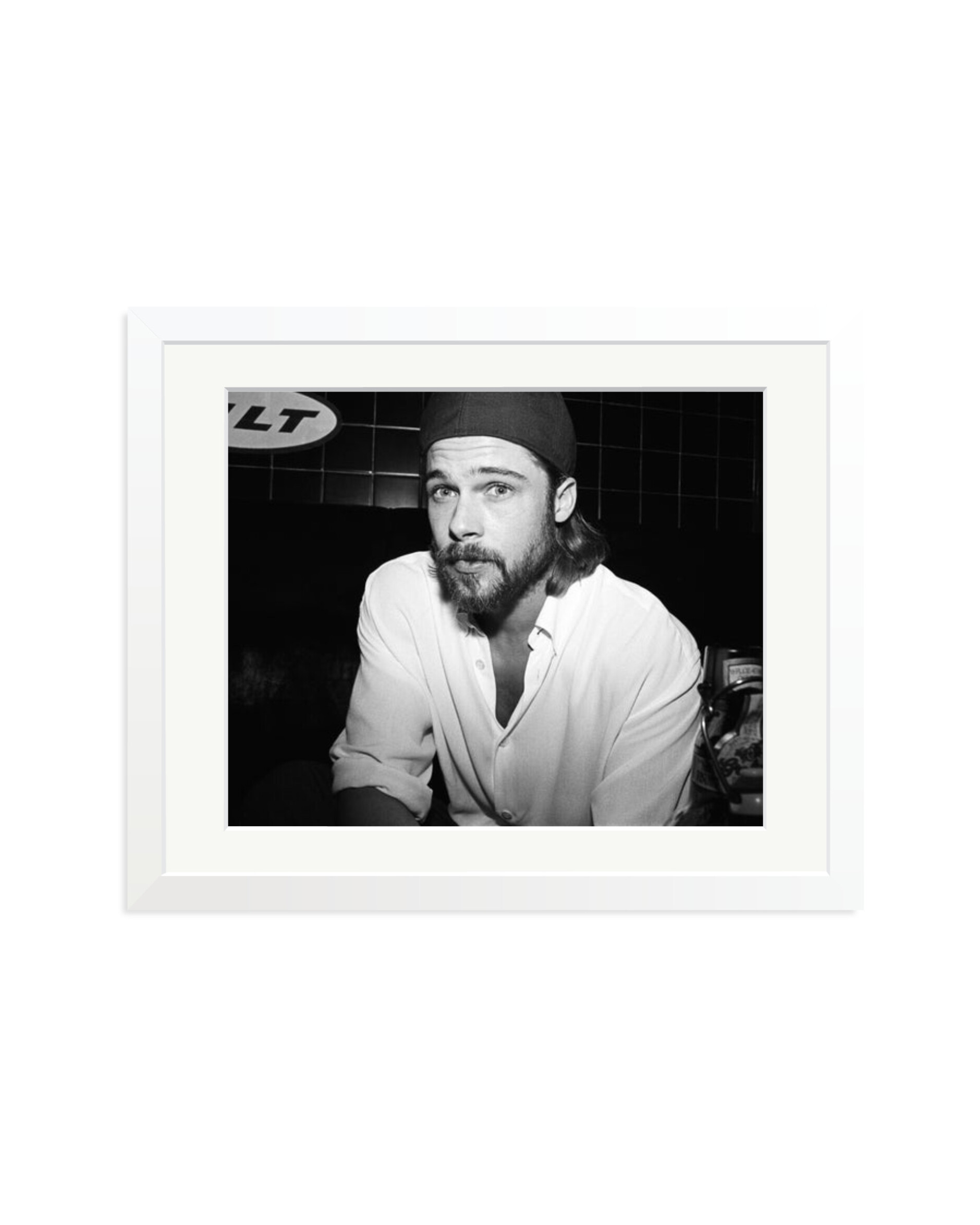 Brad Pitt White / Medium