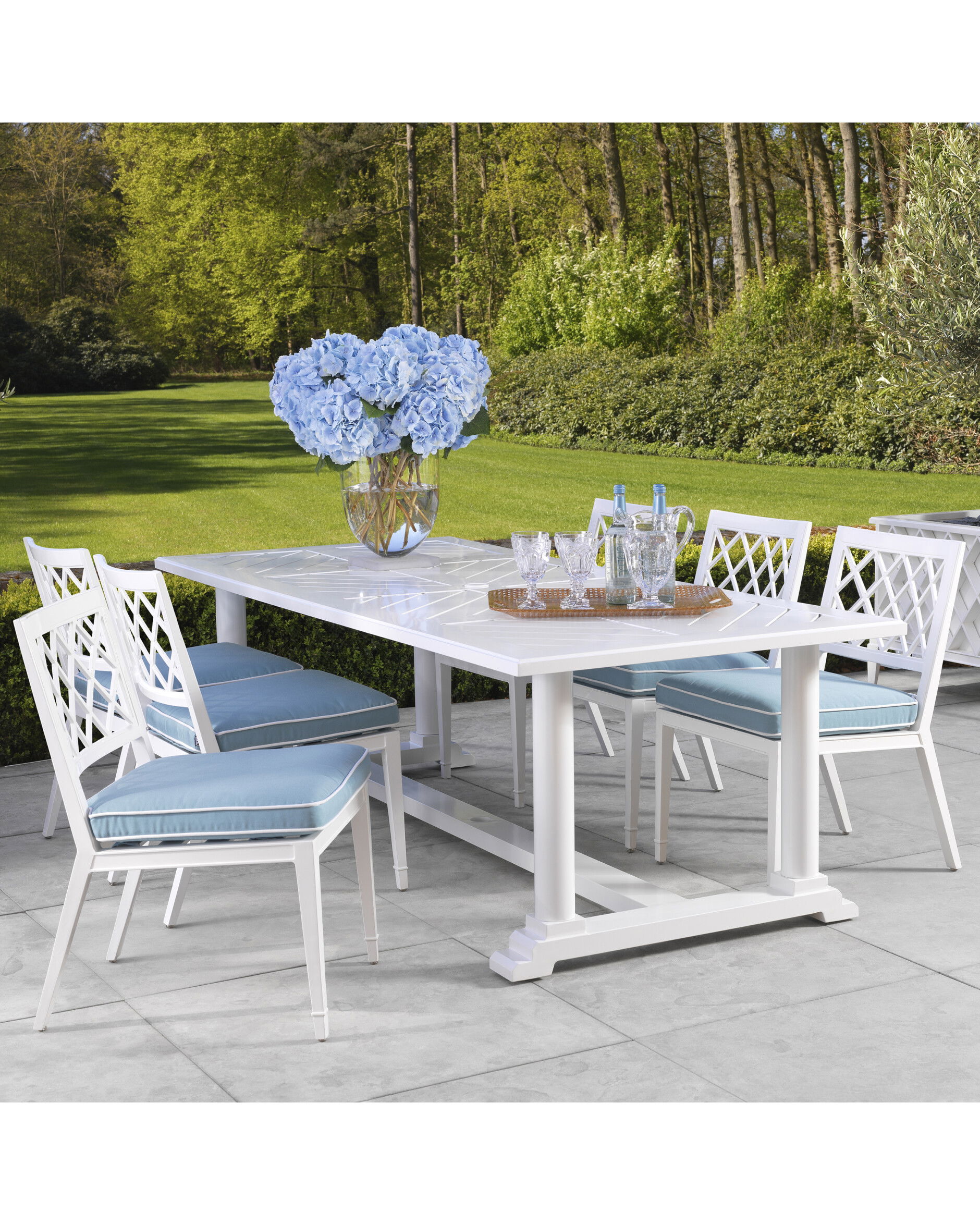 Bell Rive matbord vit