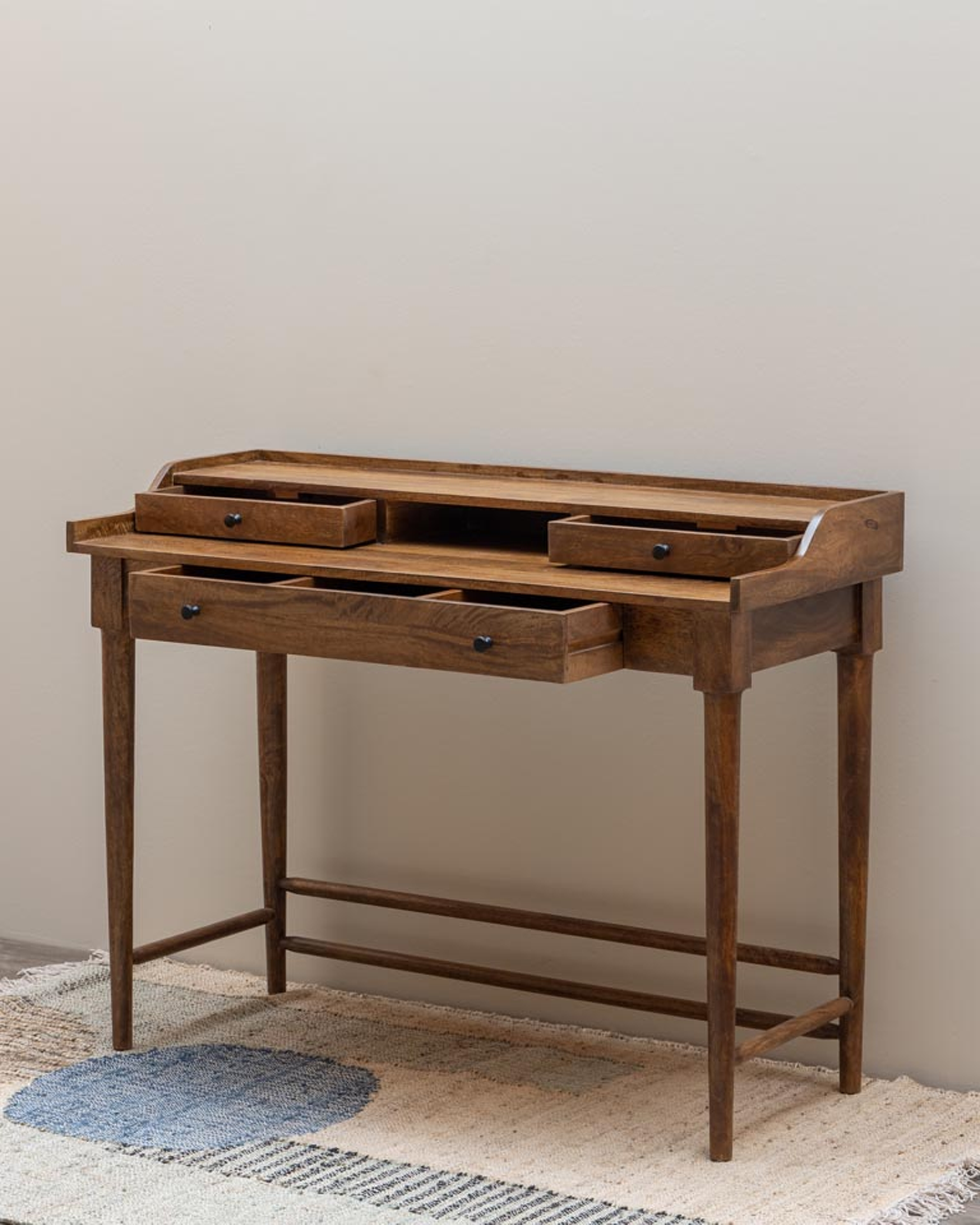 Beauvoir desk