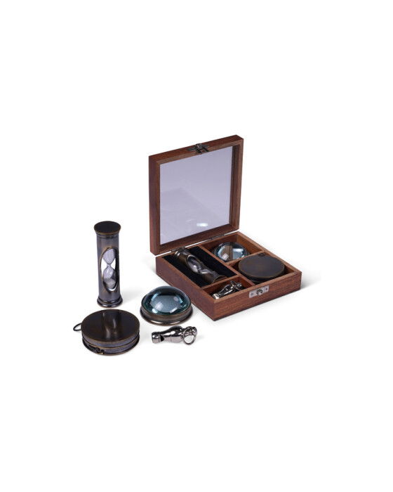 The Wallace Gift Box