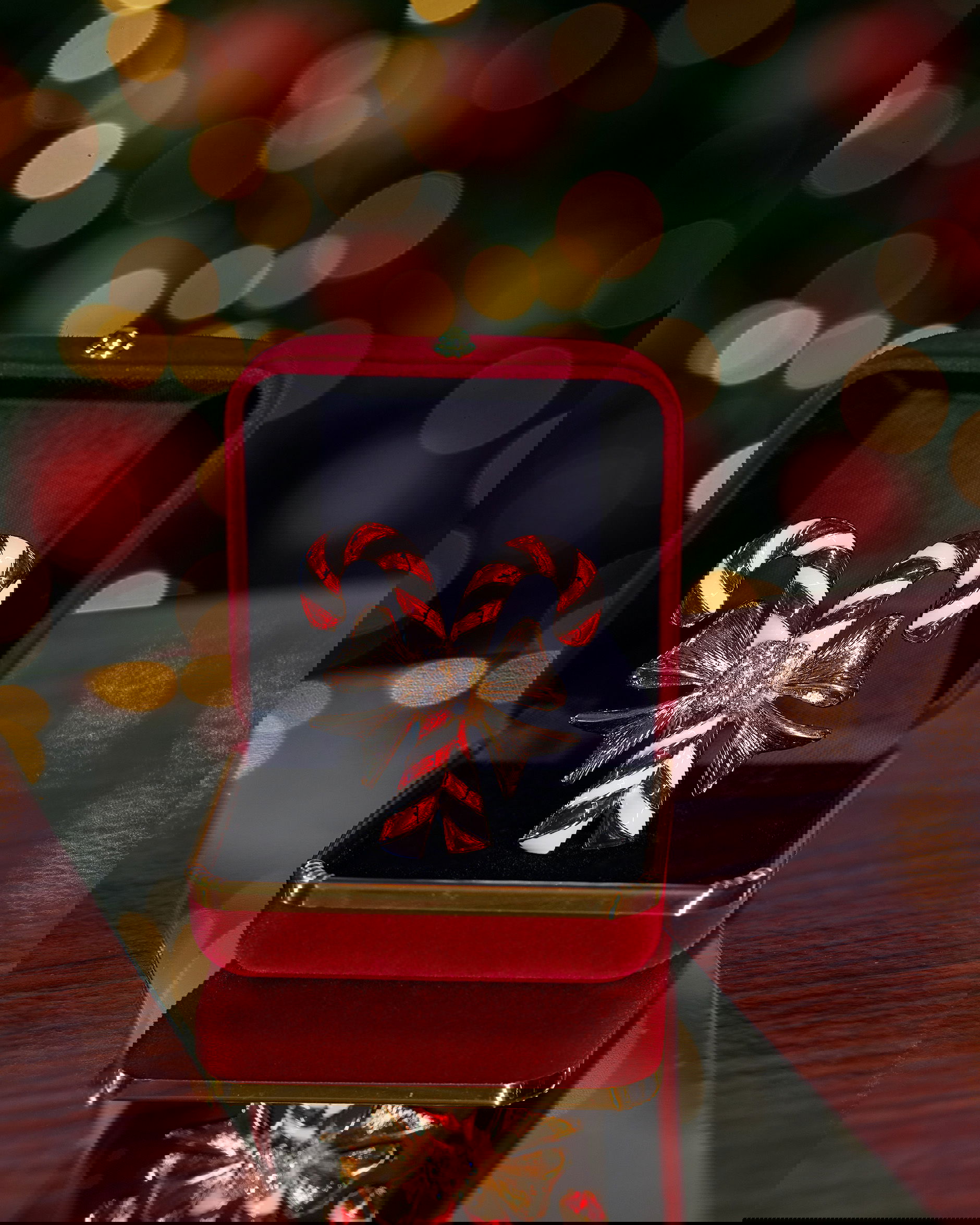 Julius polkakäpp brosch röd/vit