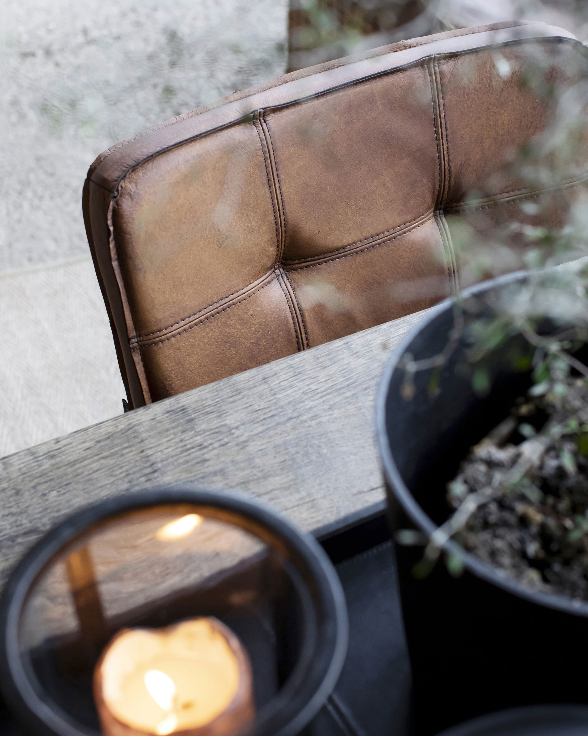 Carlos-tuoli vaaleanruskeaa nahkaa OUTLET