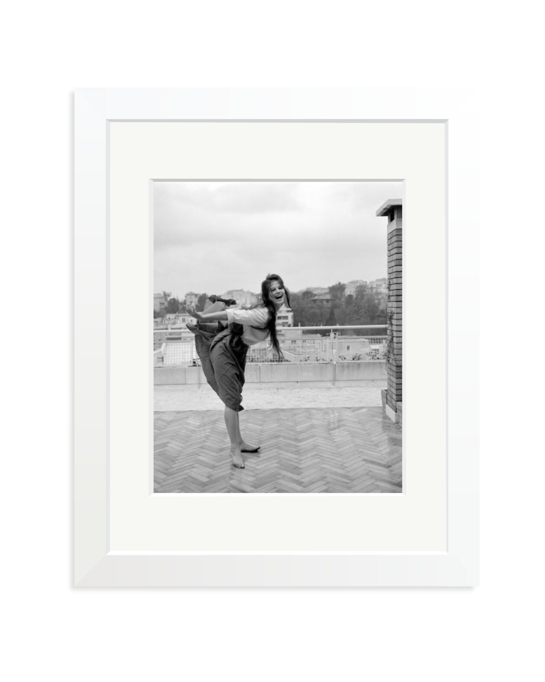Cardinale in 1958 White / Small