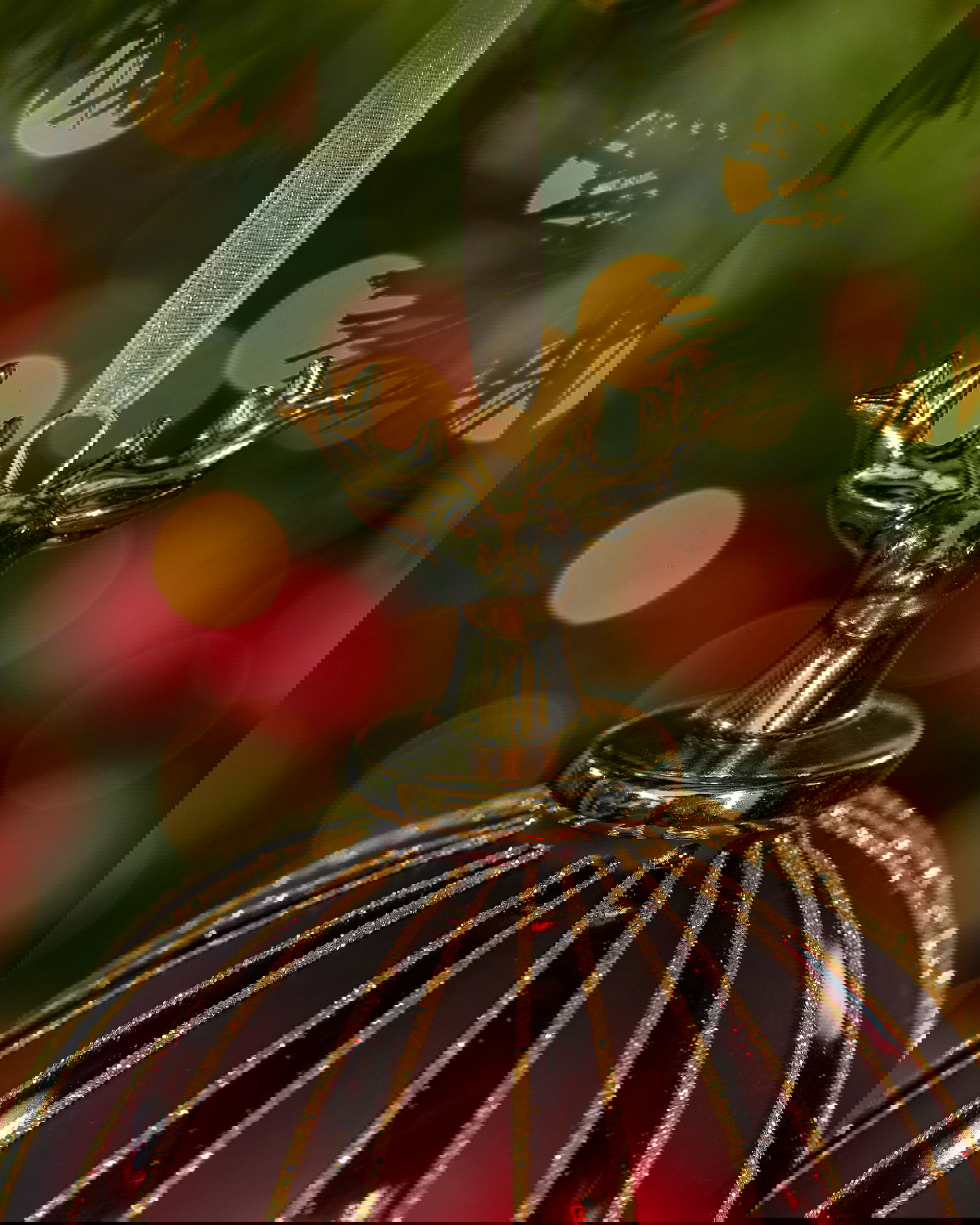 Kingly Stag Bauble Red 10cm