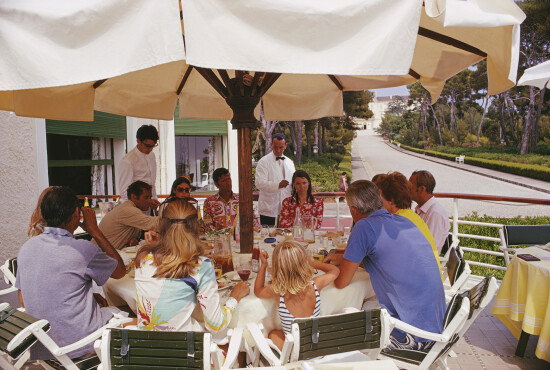 Alfresco Dining