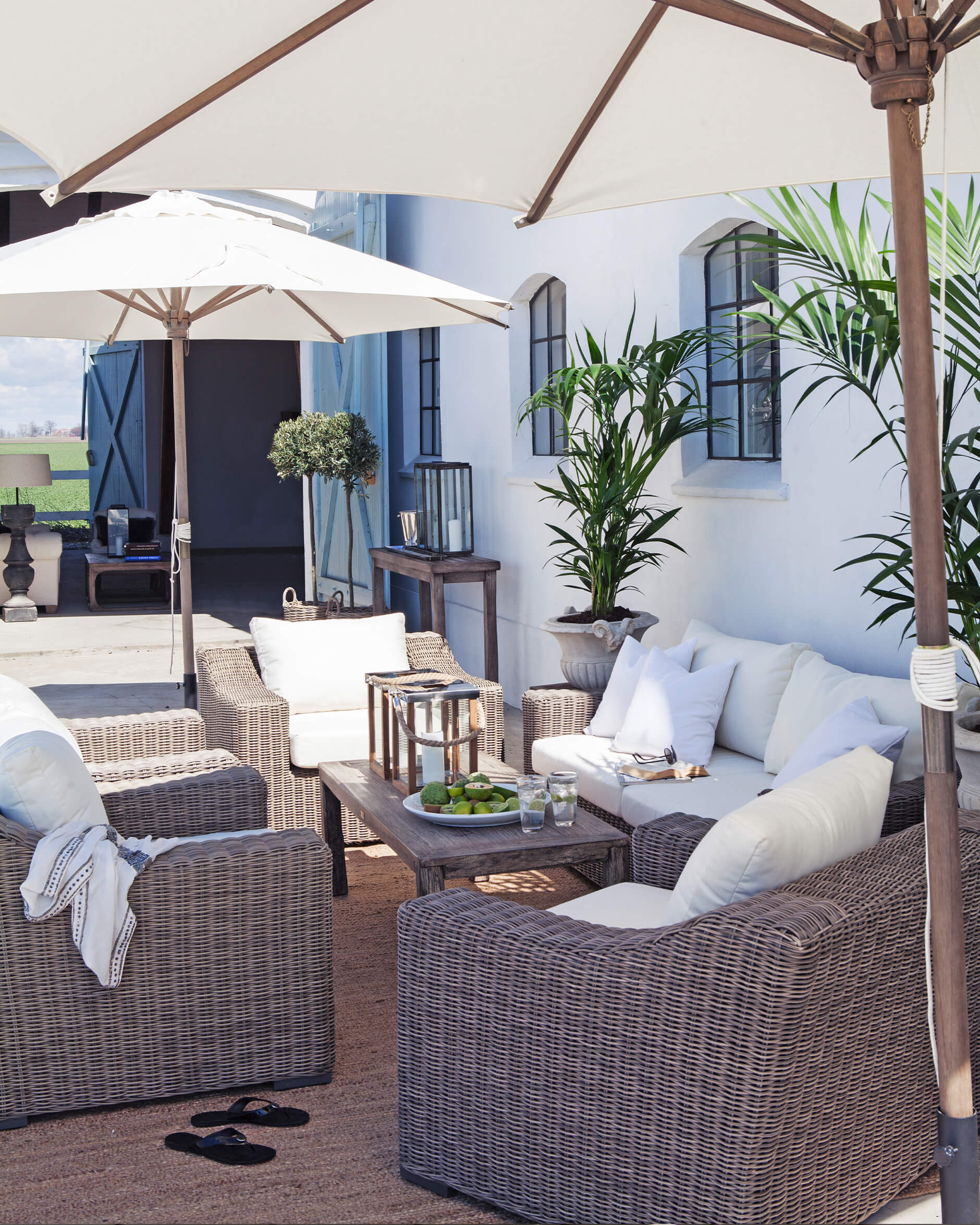 Layton-sohvaryhmä ja Vintage-sohvapöytä