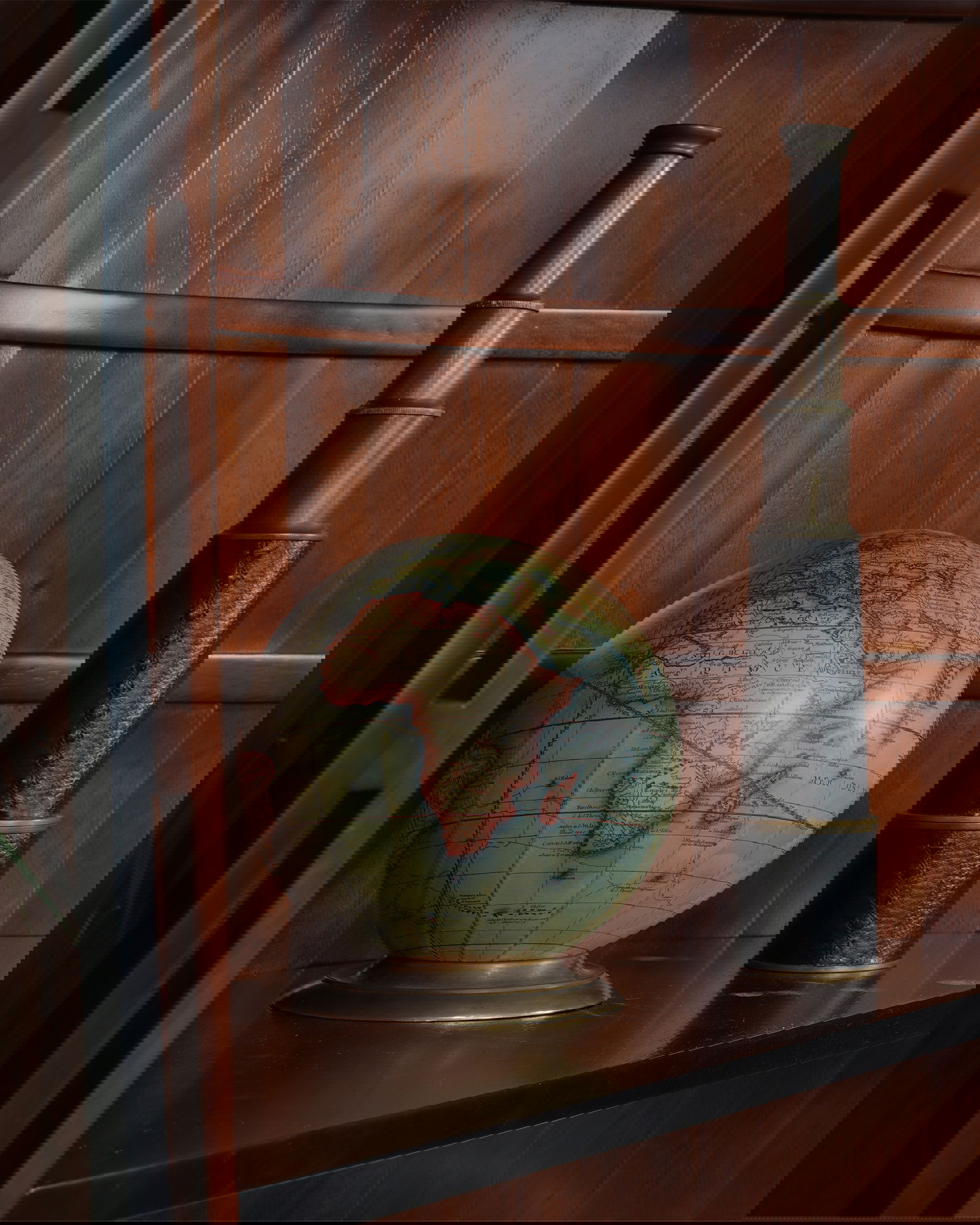 Maapallo jalustallaS