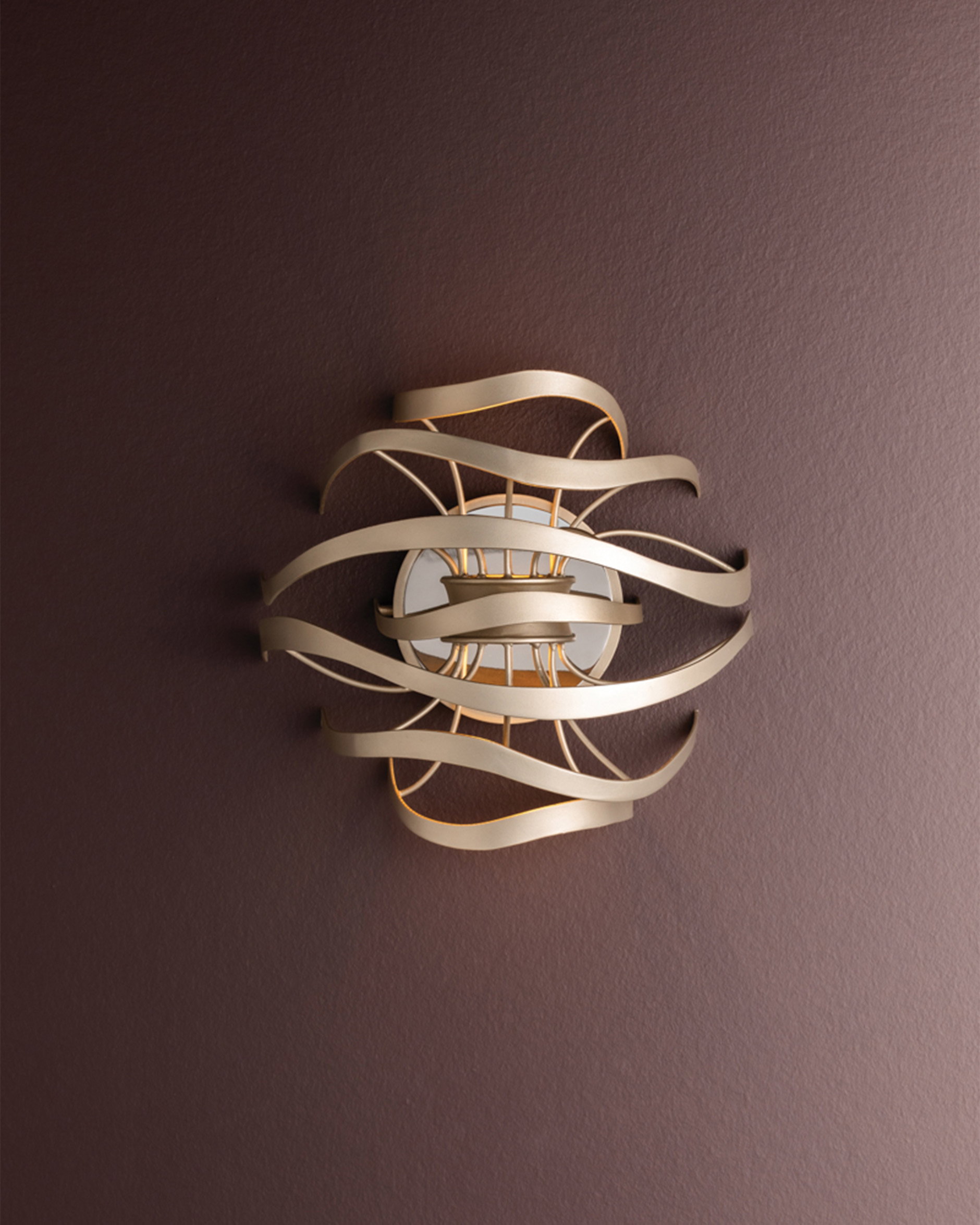 Calligraphy vägglampa guld