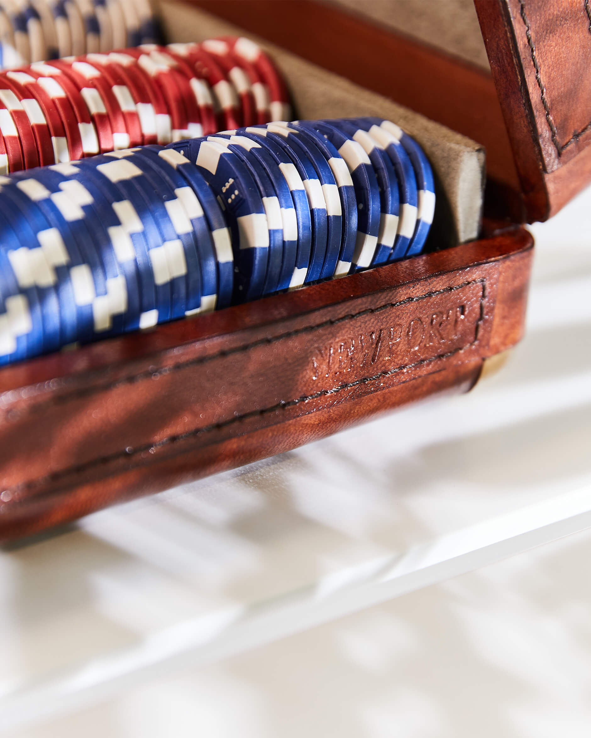 Kensington pokersett, skinn