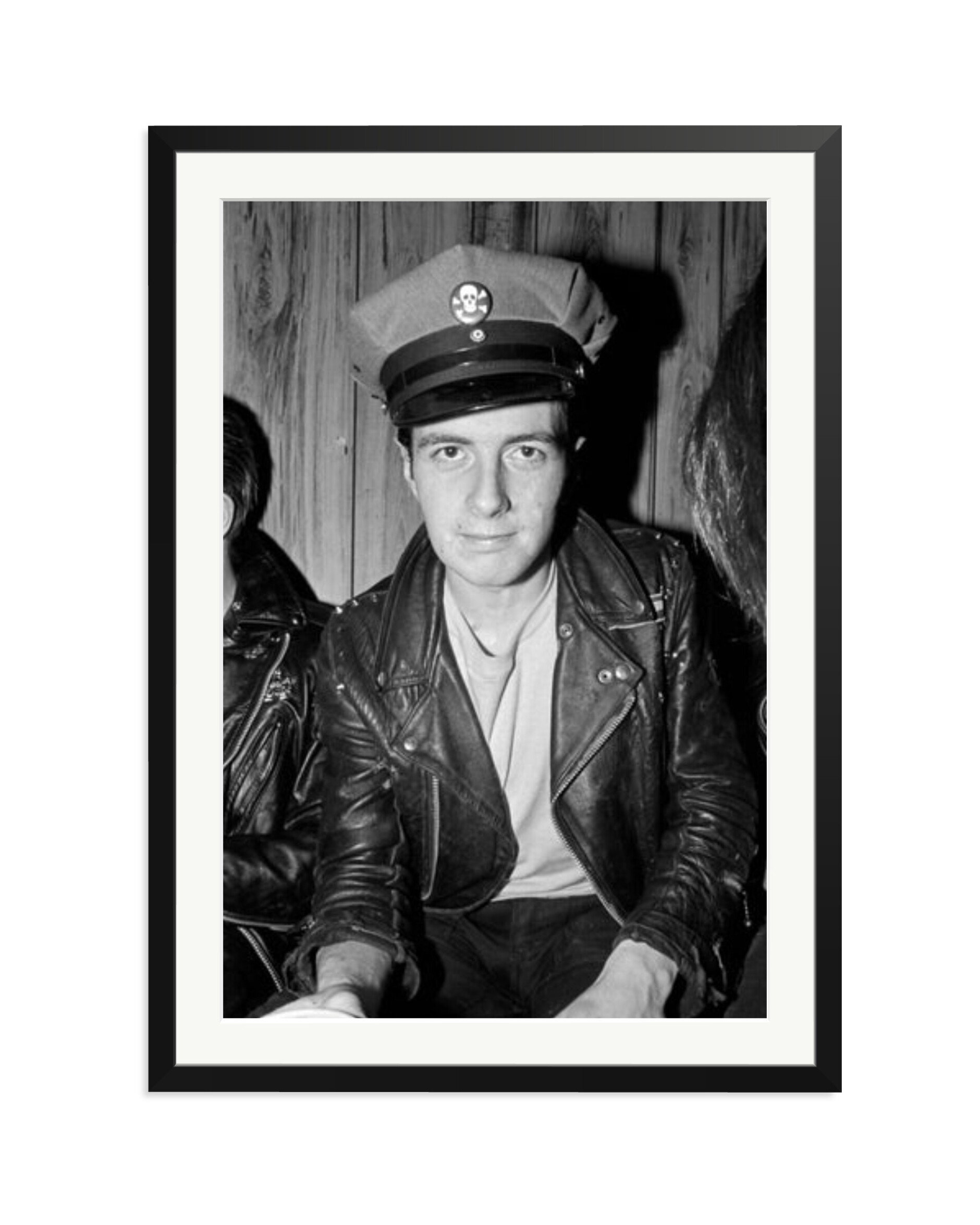 Joe Strummer of The Clash backstage 1979 Black / XXL