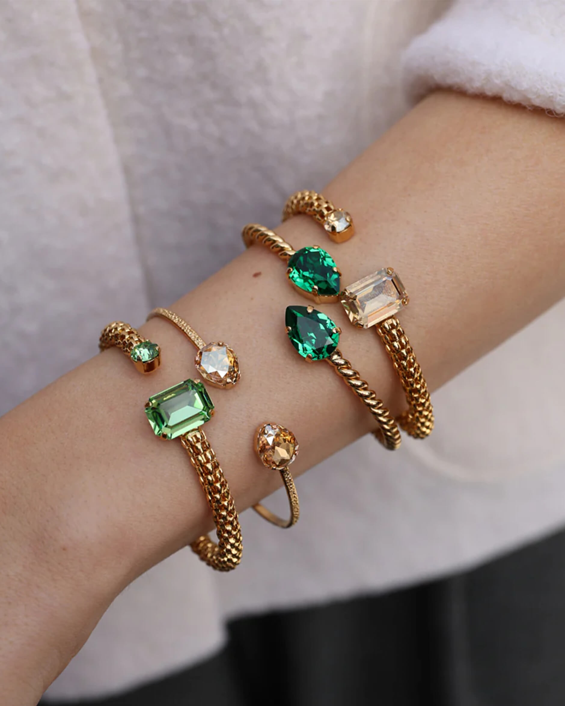 Carlotta rannekoru golden shadow