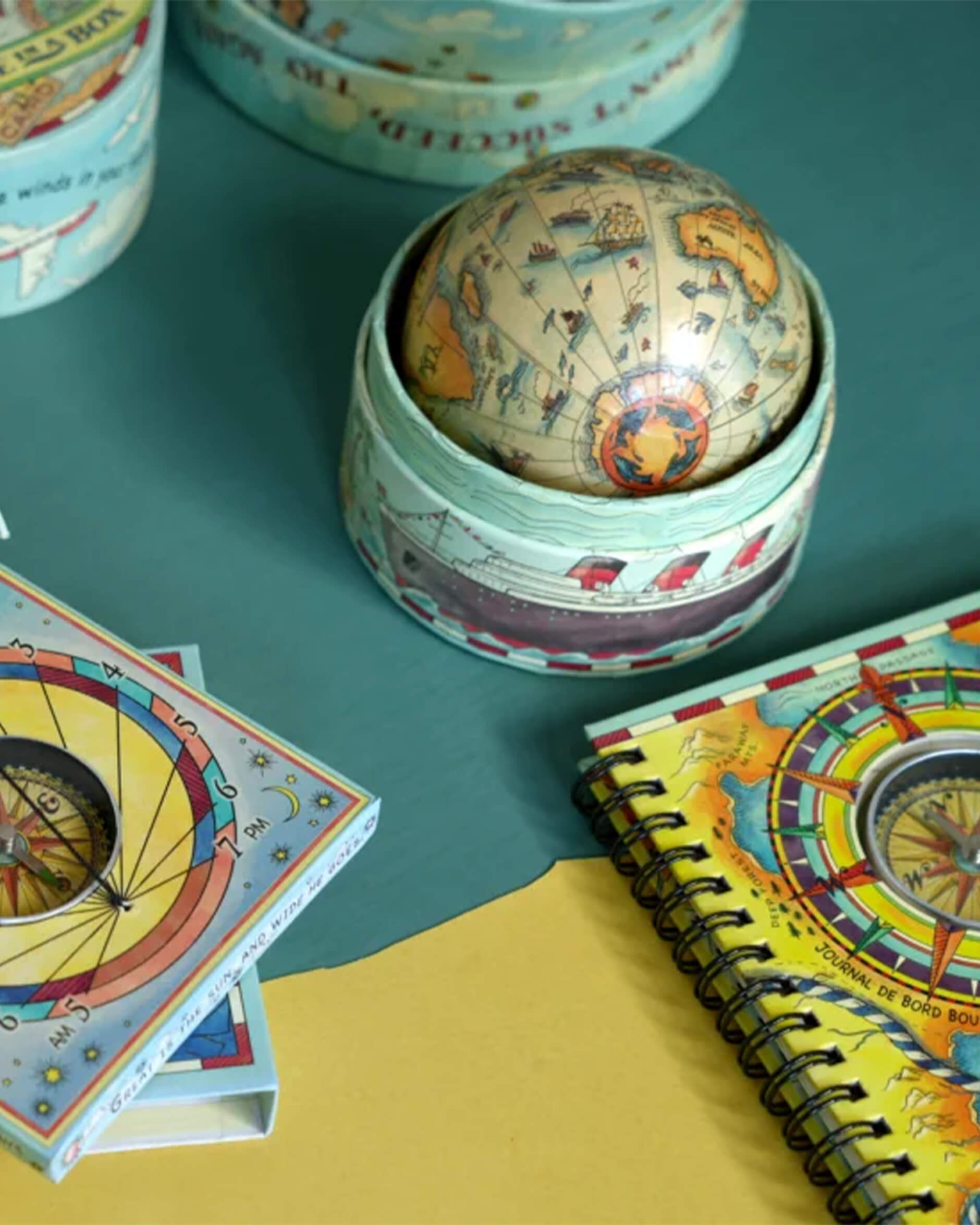 Traveler's World maapallo laatikossa