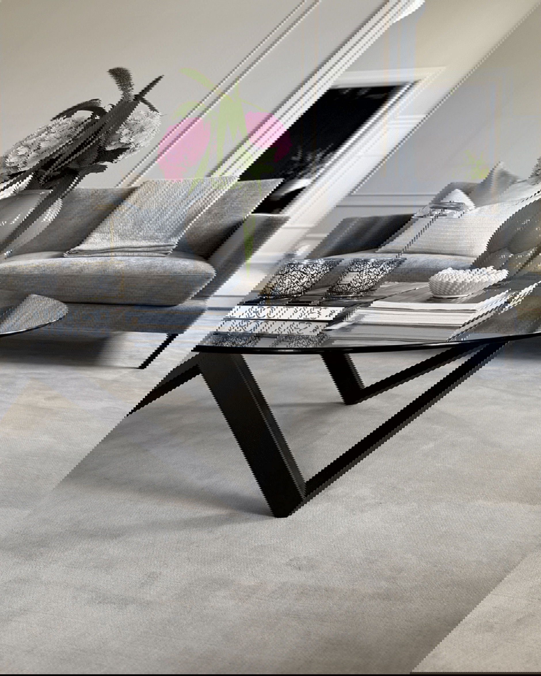 Lobby rug with edging beige