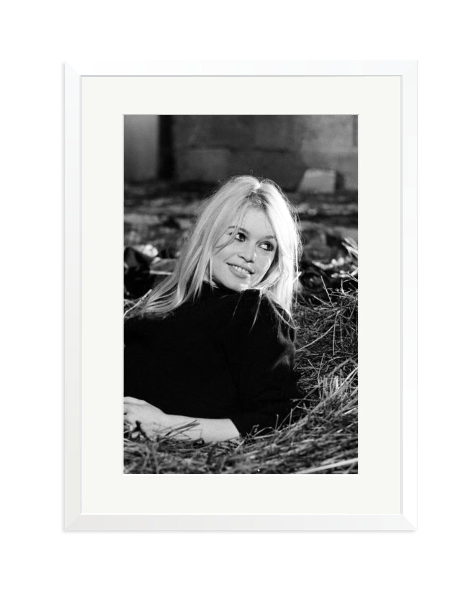 Brigitte on the set of 'A Coeur joie' White / XL