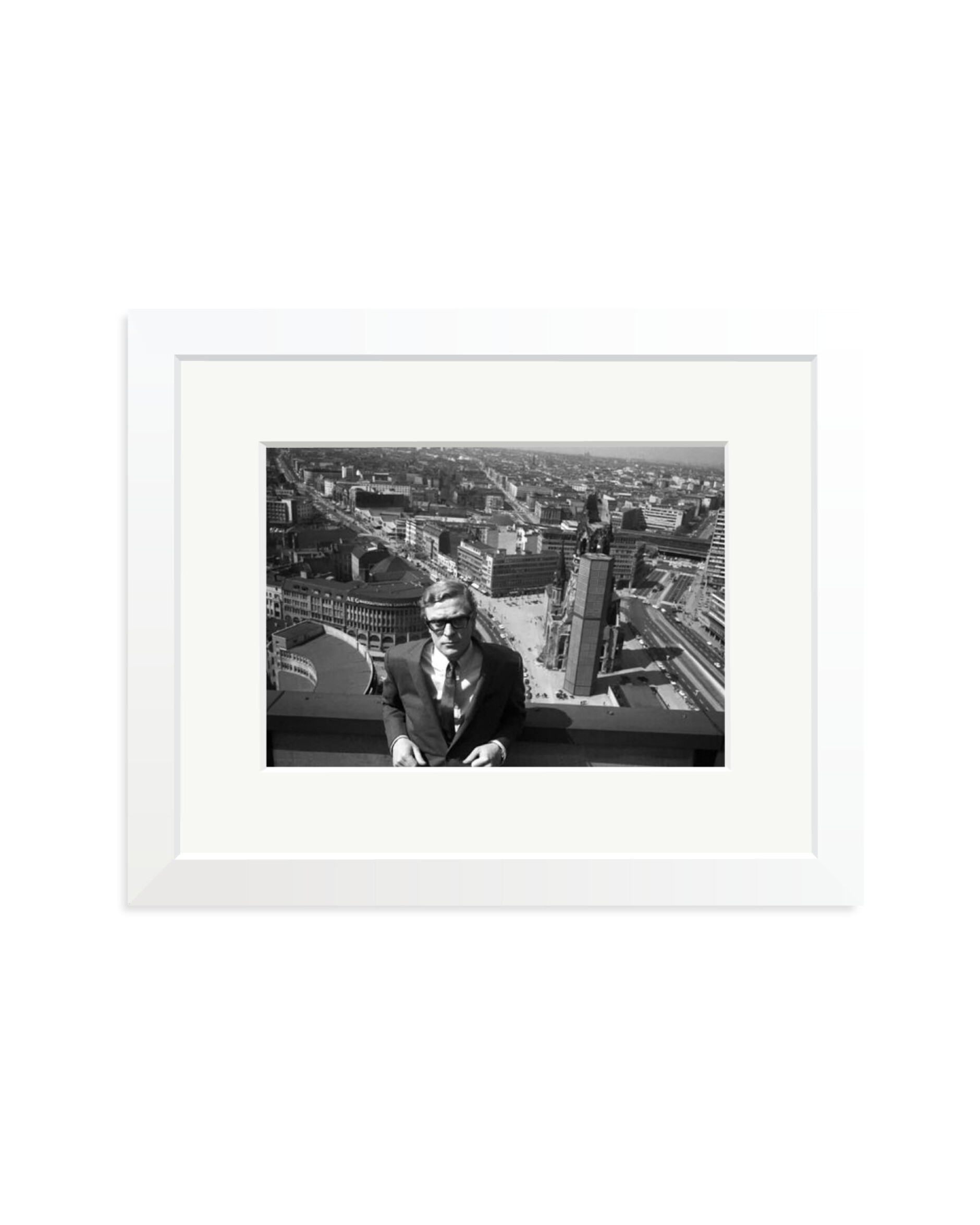 Caine, Funeral in Berlin White / Small