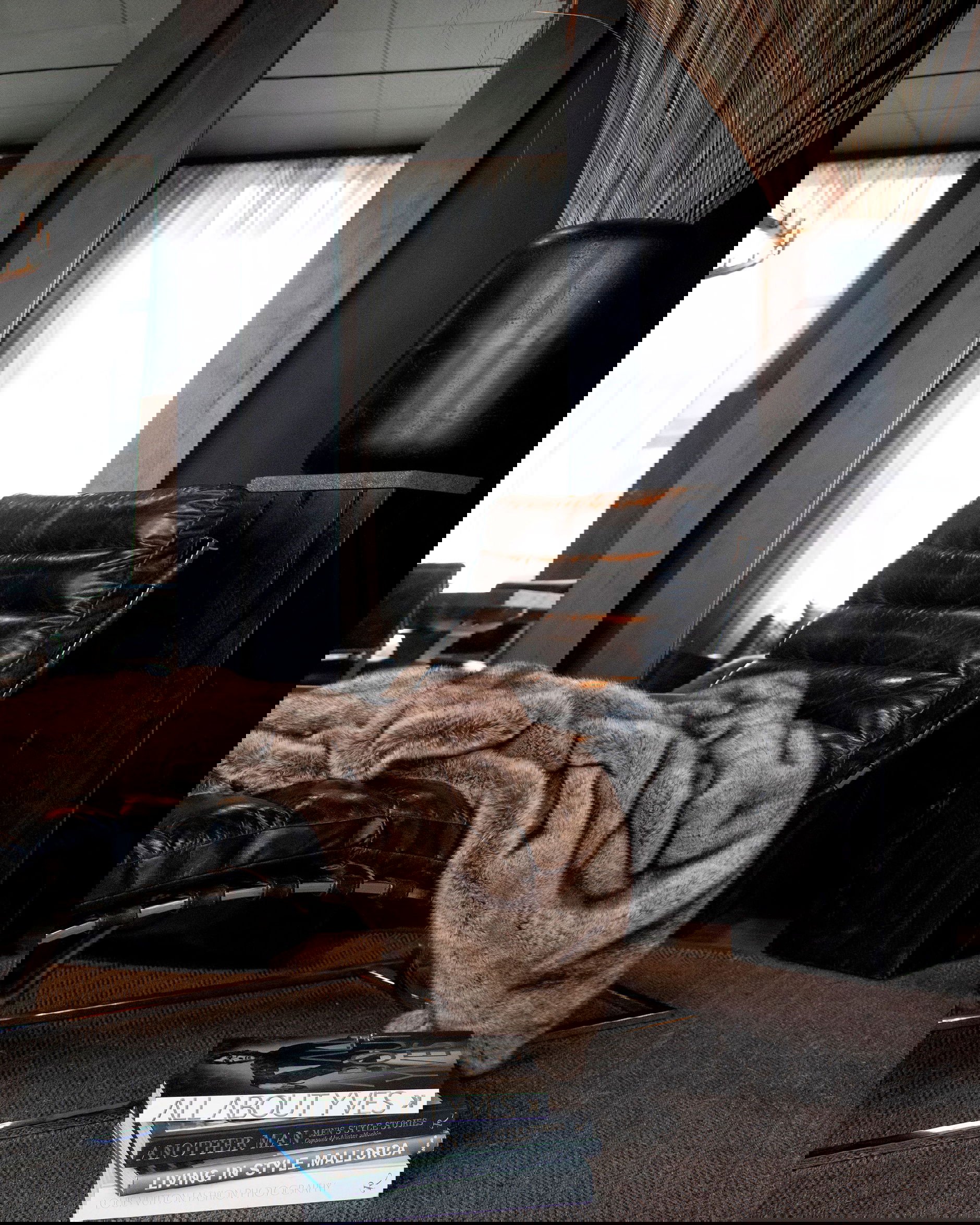 Vail jalusta musta OUTLET