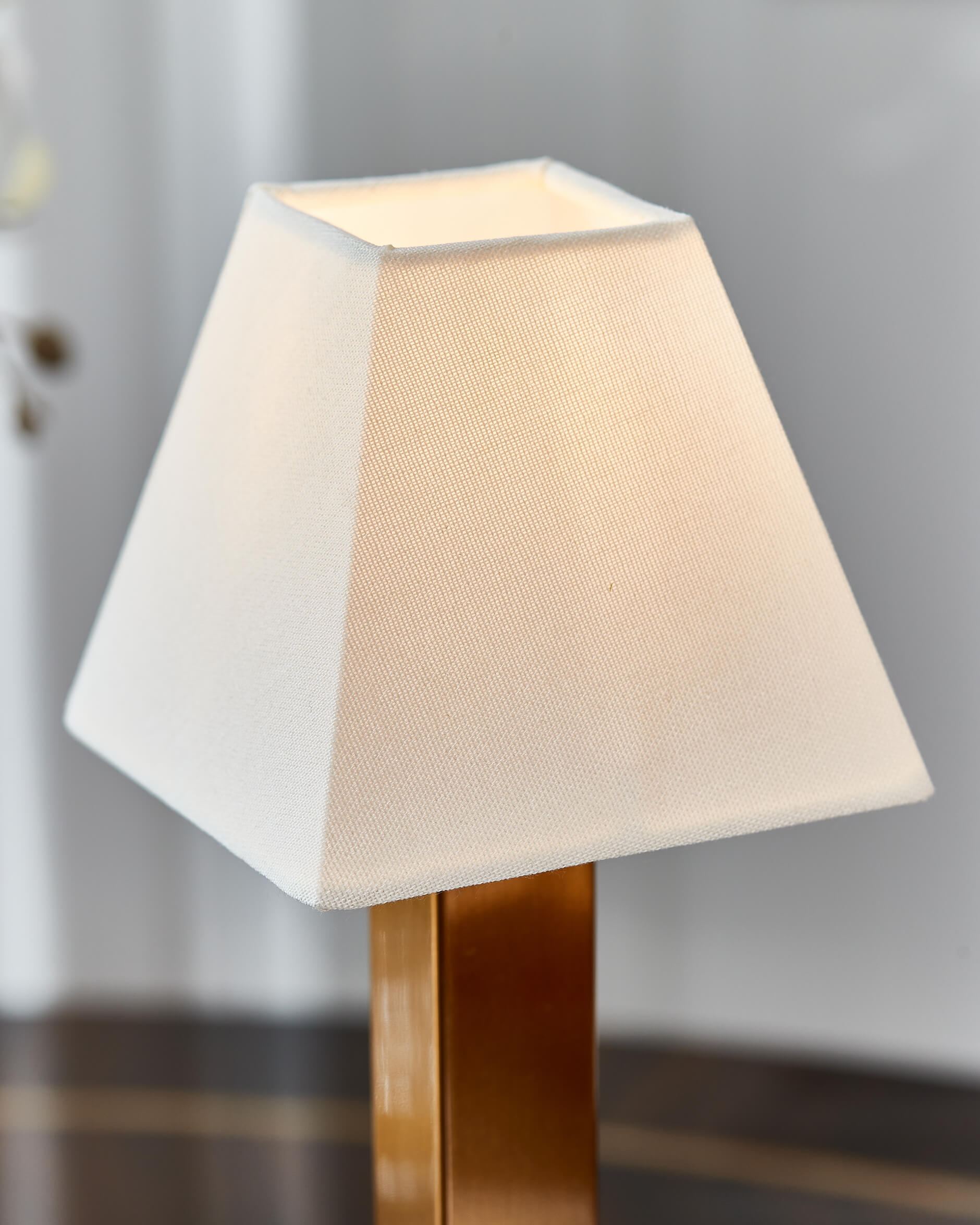 Charles portabel bordslampa vintage mässing