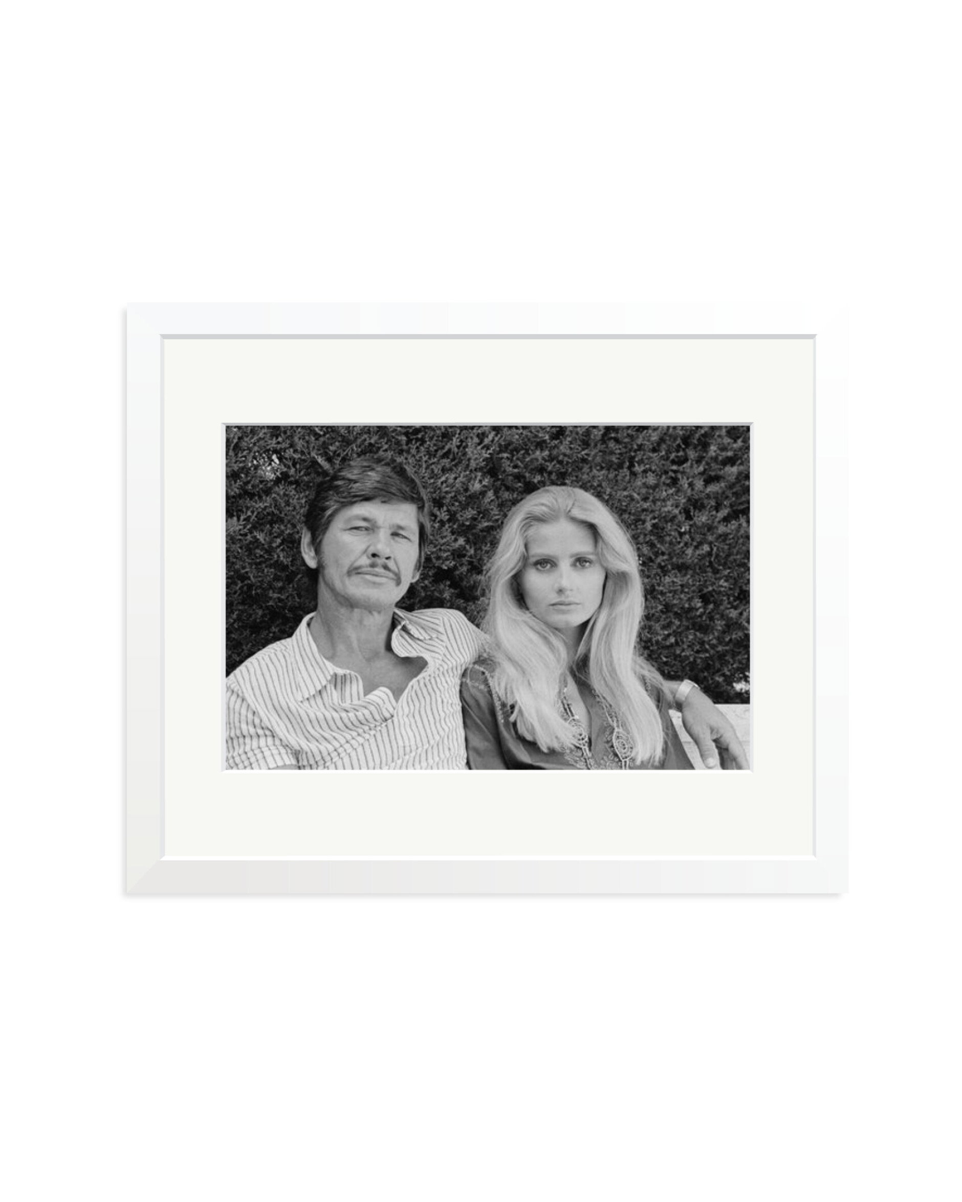 Charles Bronson and Jill Ireland White / Medium