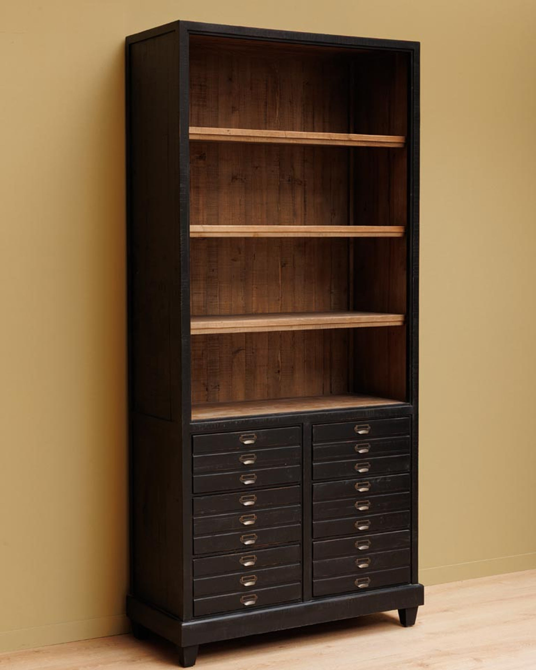 Voltaire dresser