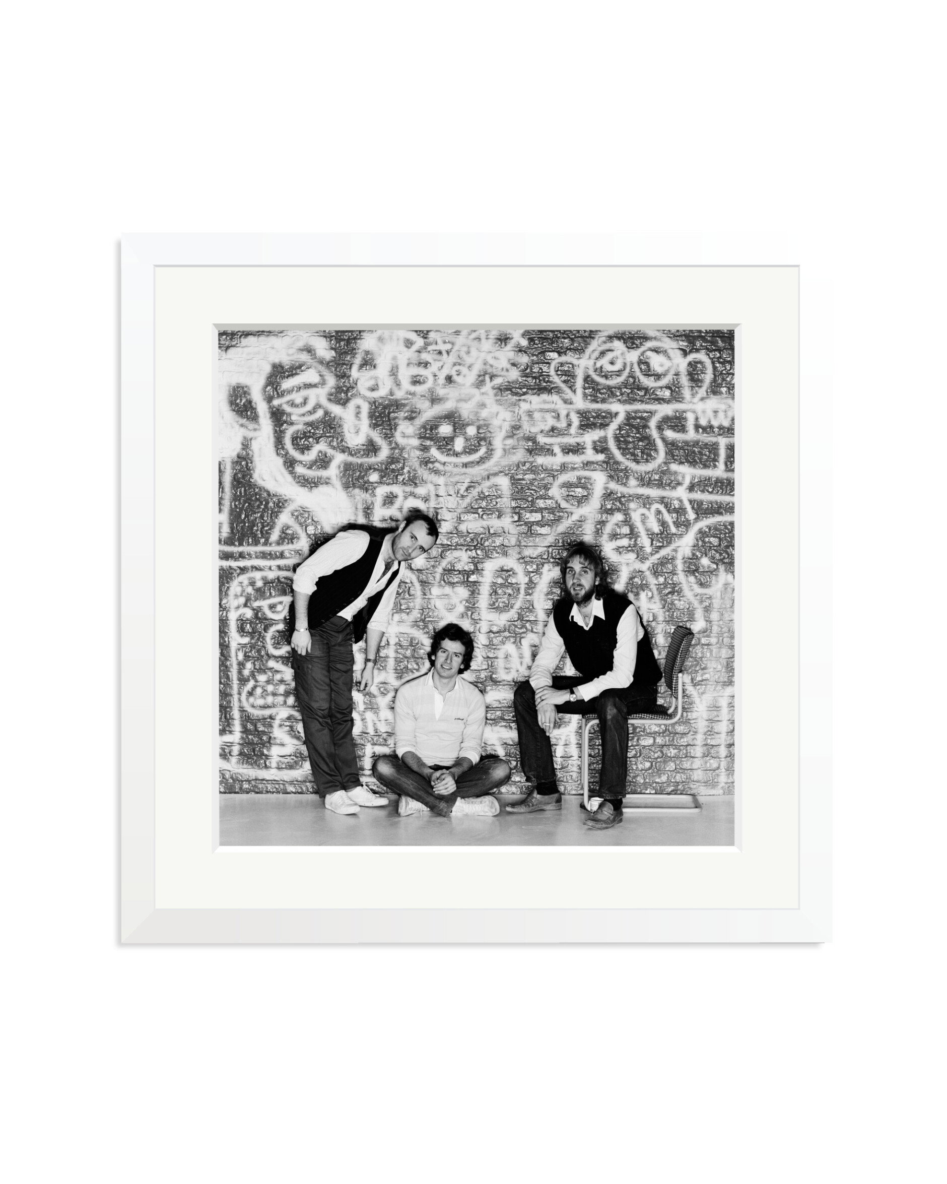 Genesis in Sheperton Studios White / Large
