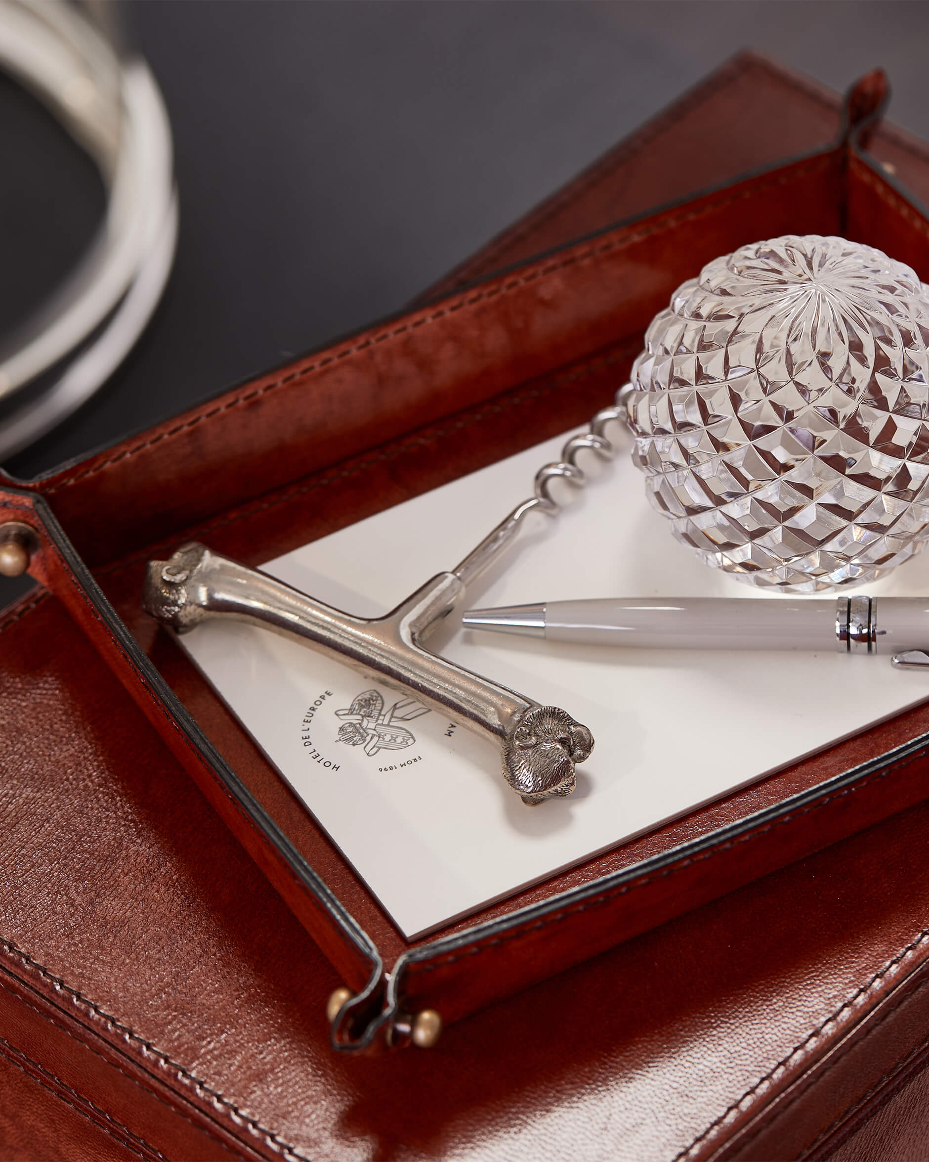 Apa flasköppnare tenn