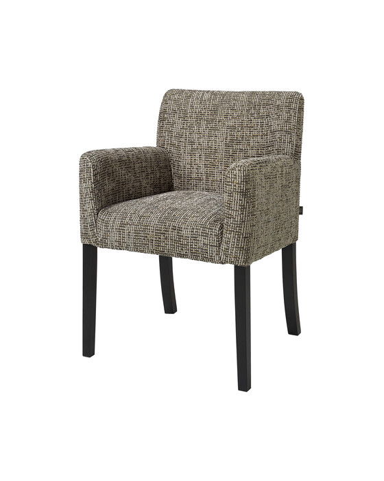 victoria karmstol chanel taupe