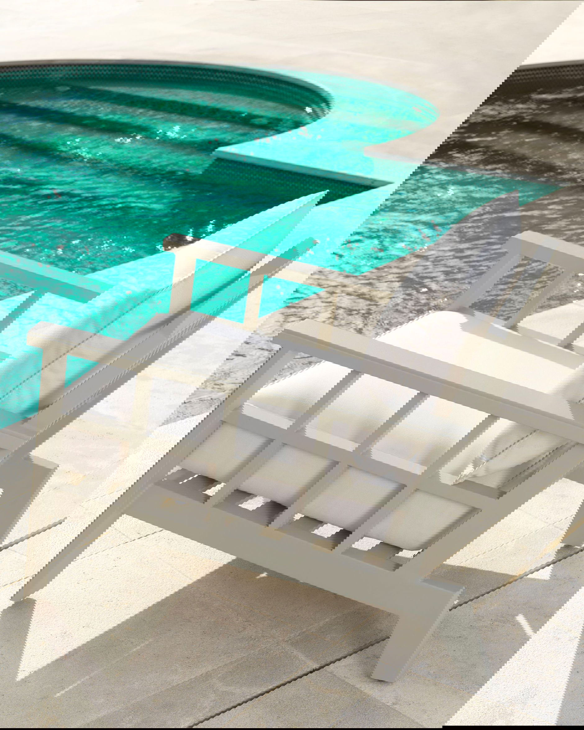 Cap-Ferrat fåtölj sand OUTLET