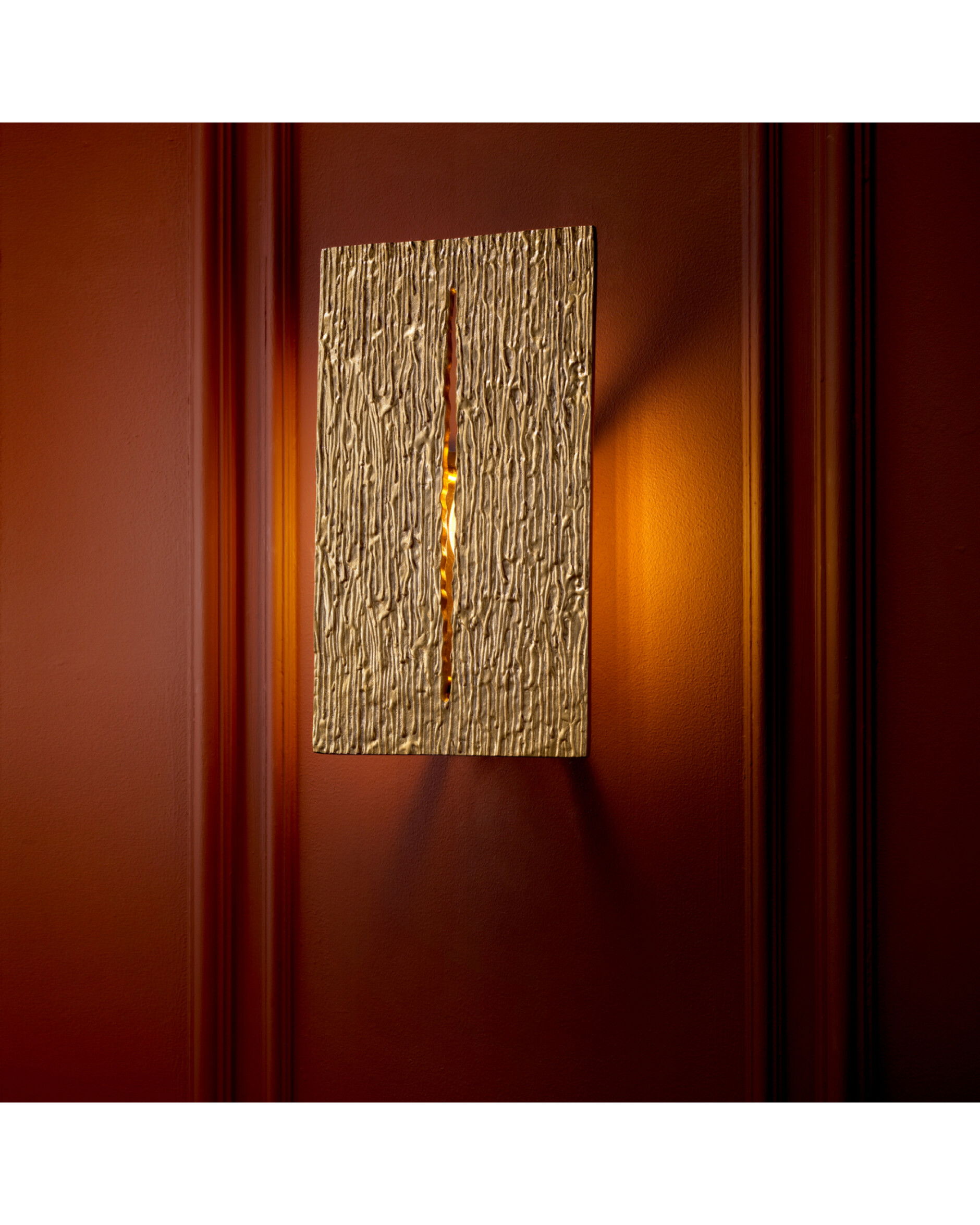 Prato vägglampa mässing