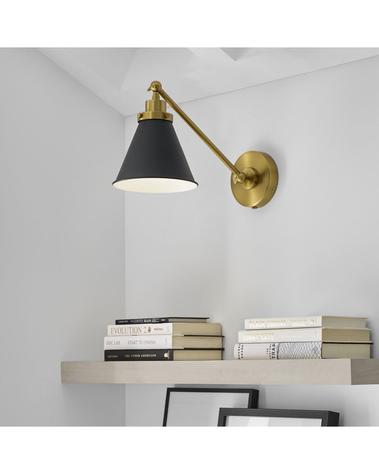 Wellfleet vägglampa svart/mässing