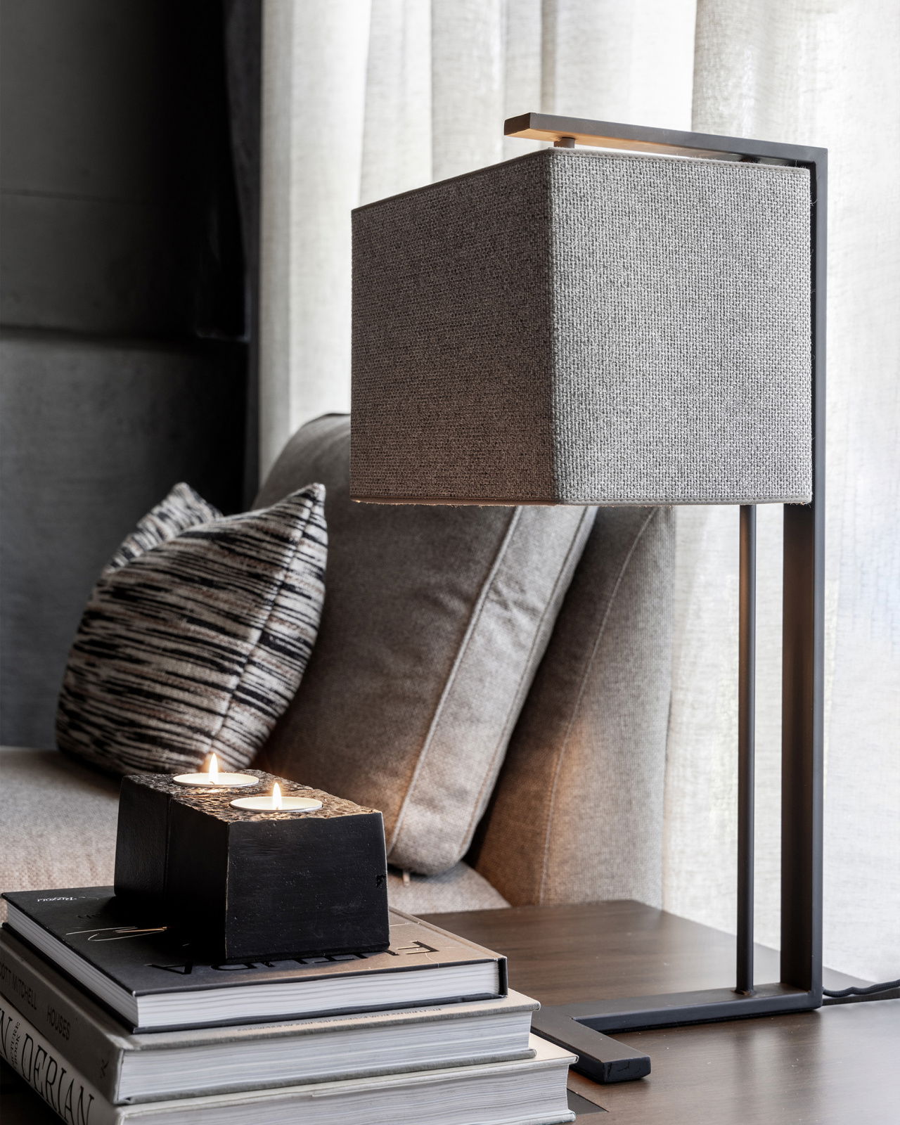 Donati Arm Table Lamp Black